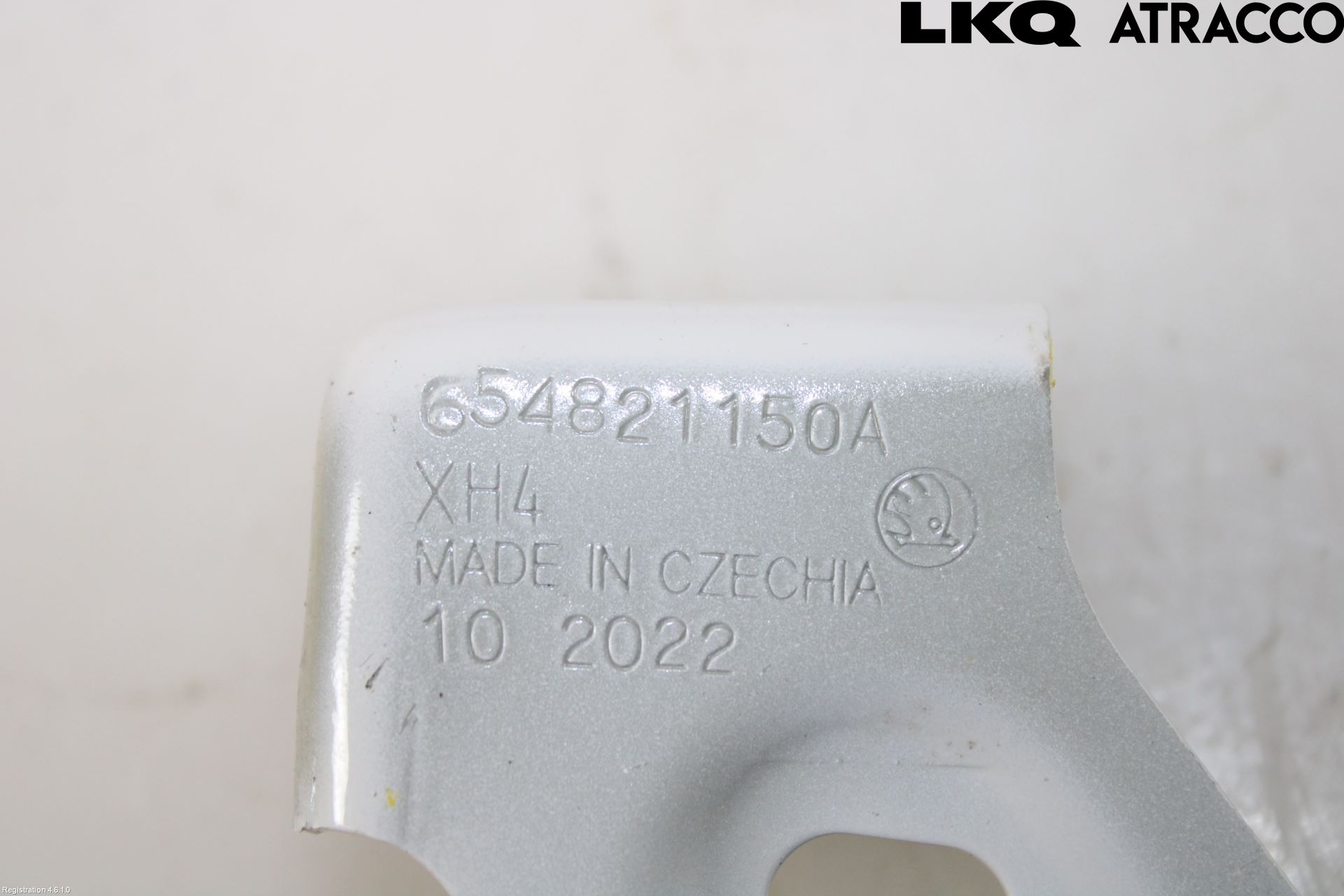 Skoda KAMIQ 20- Skärmfäste Fram Hö