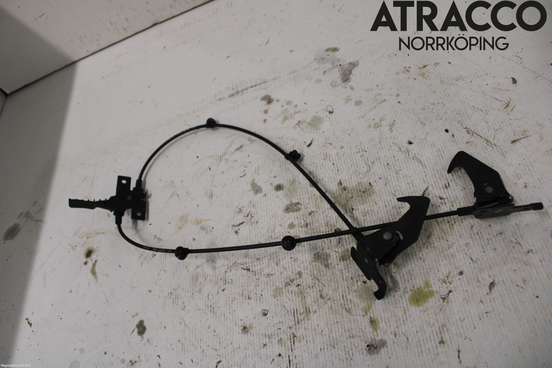 Jaguar I-PACE 18- Huvlås