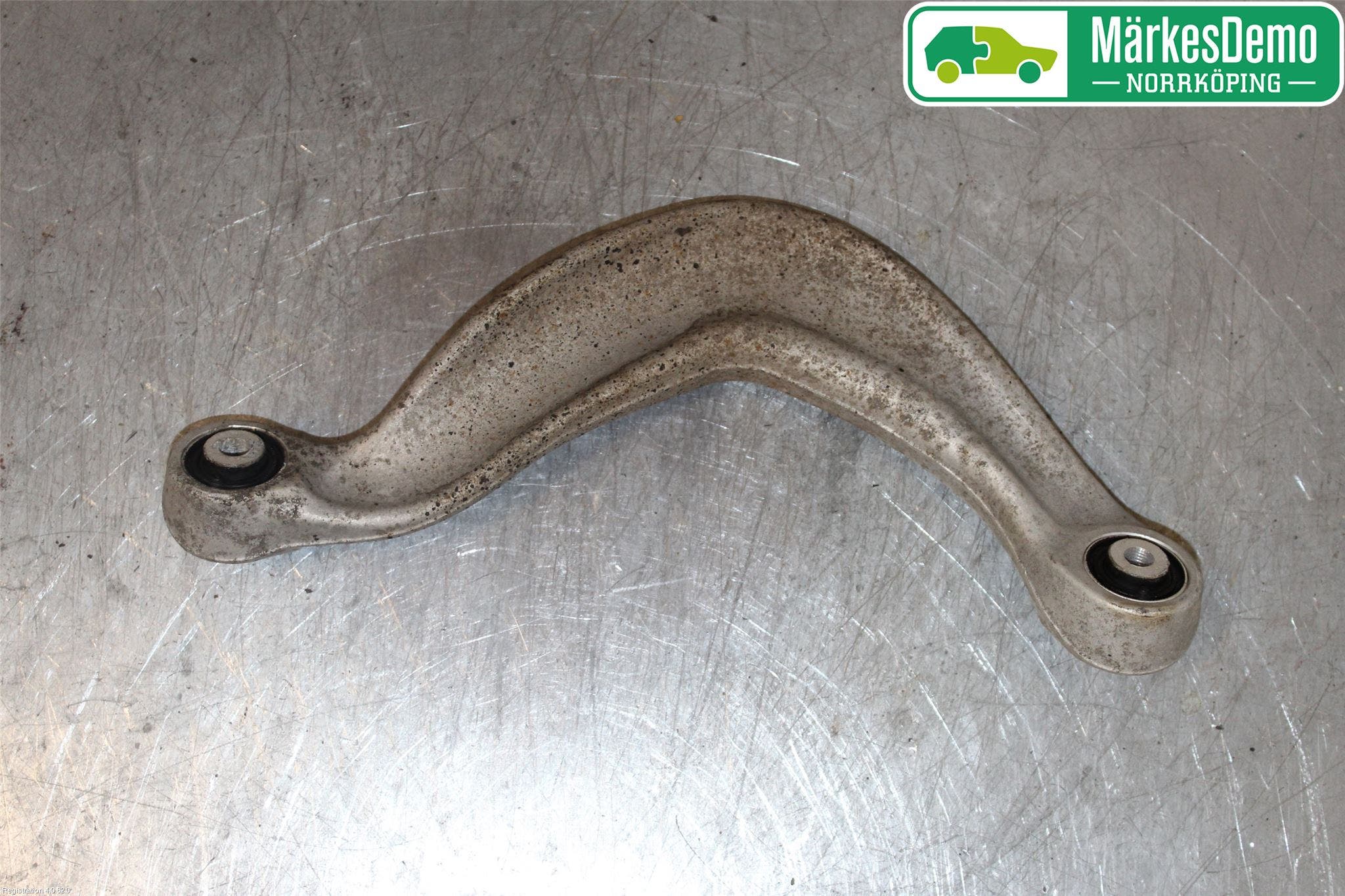 Audi A4 12-15 Bärarm Bak Övre Höger