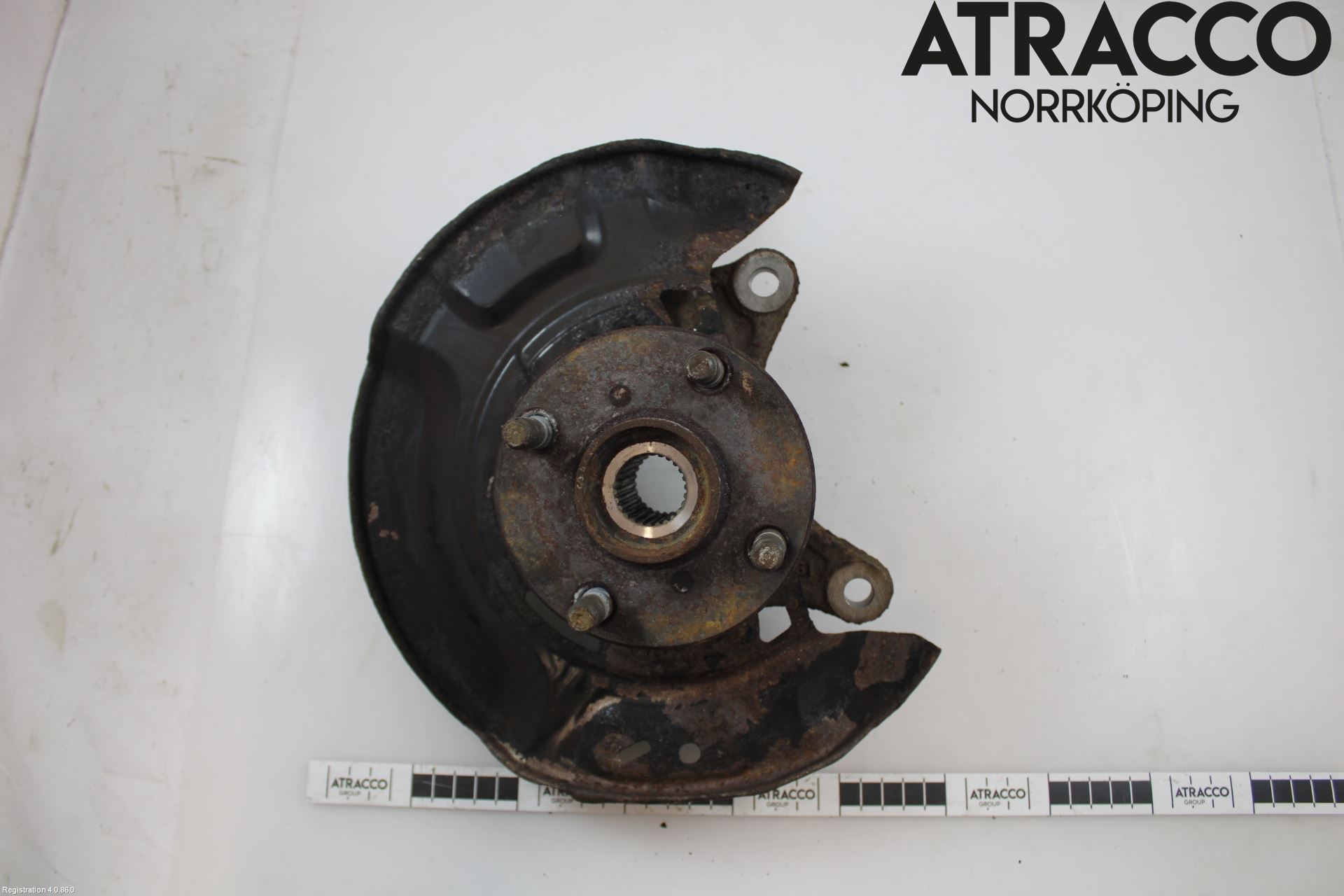 Toyota YARIS XP130 12-14 Styrspindel Lagerhus Hö