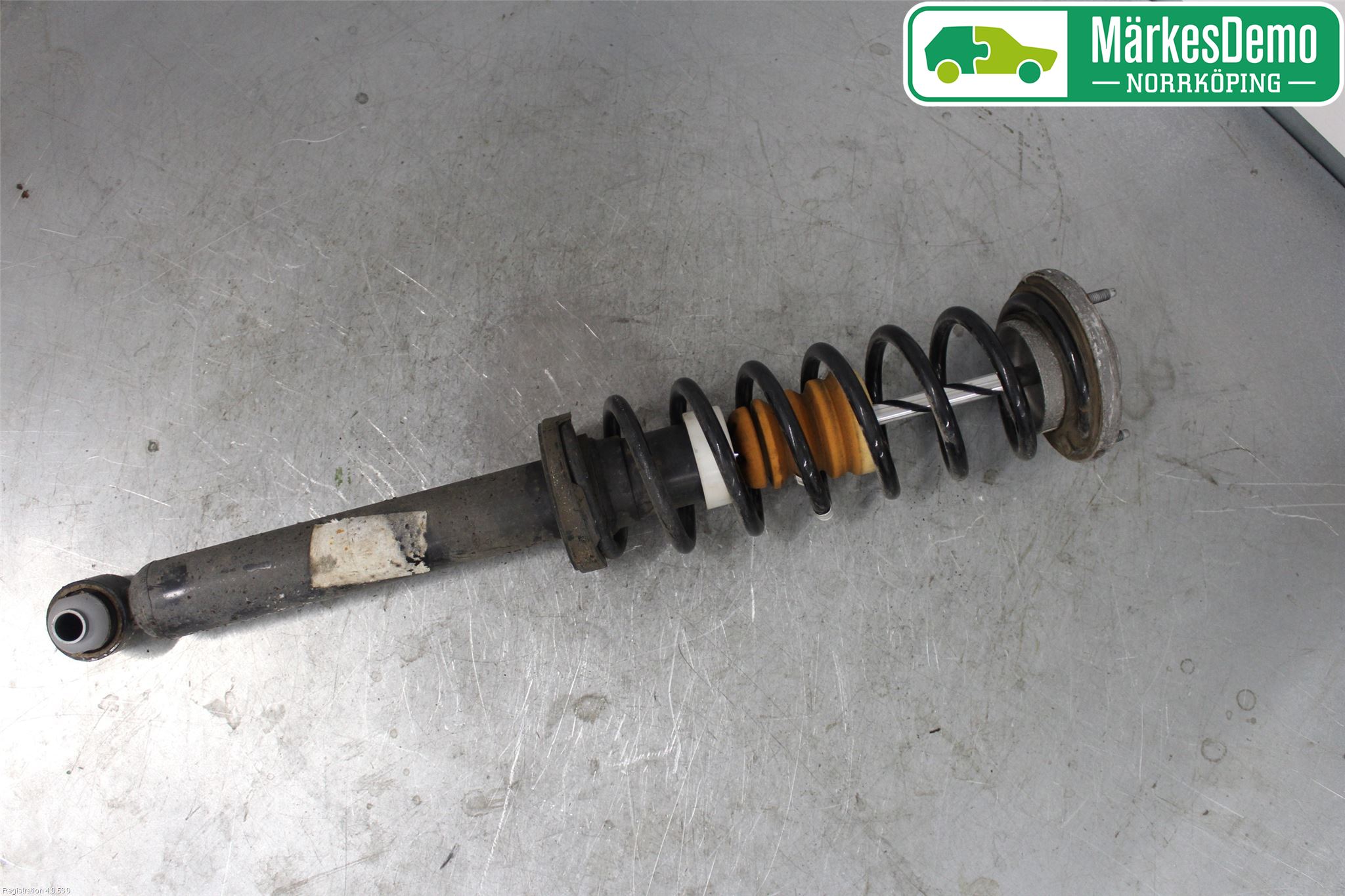 BMW 5 F10/F11/F18 09-17 Fjäderben Bak Höger