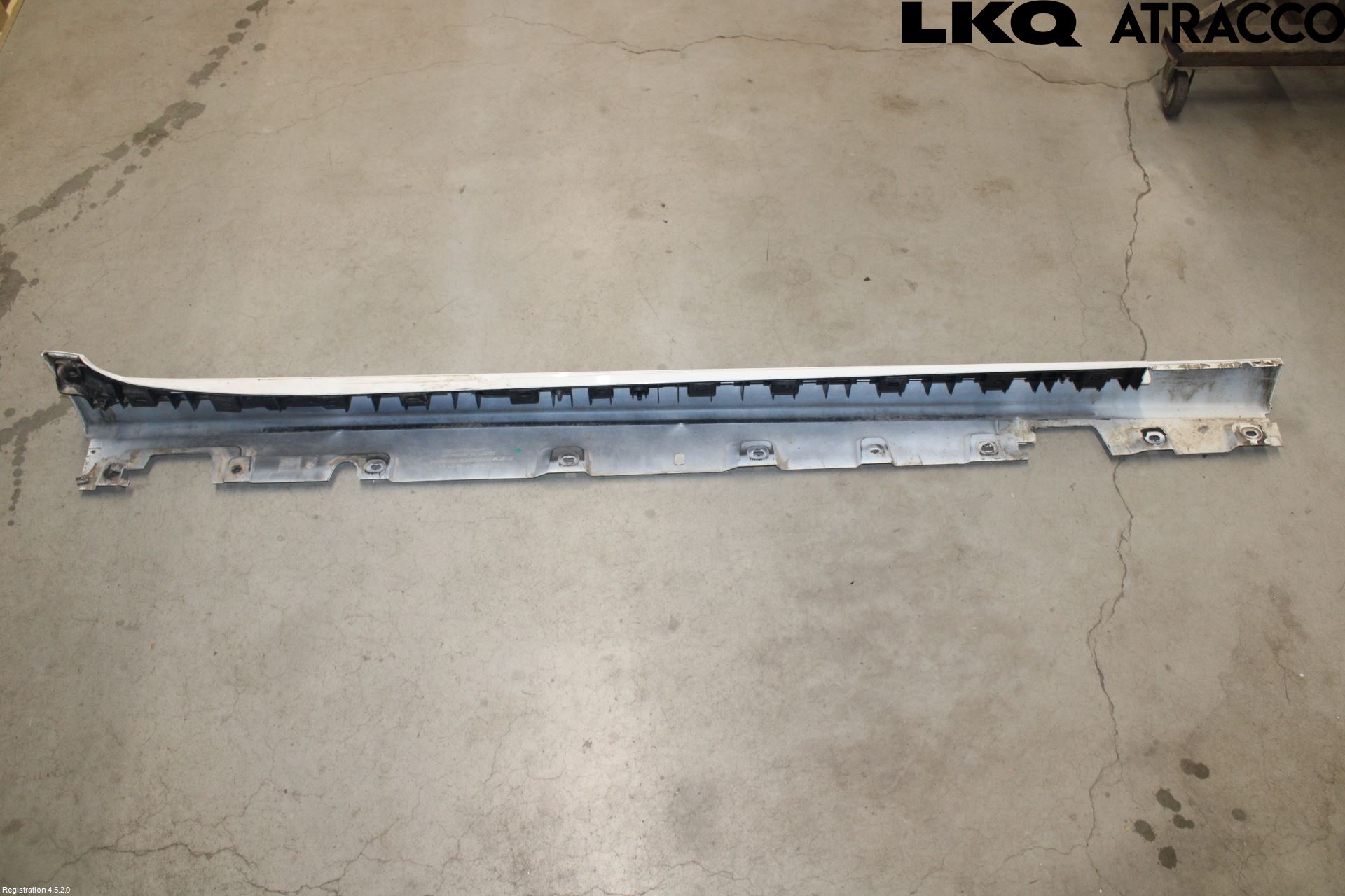 BMW 5 F10/F11/F18 09-17 Sidokjol Vä