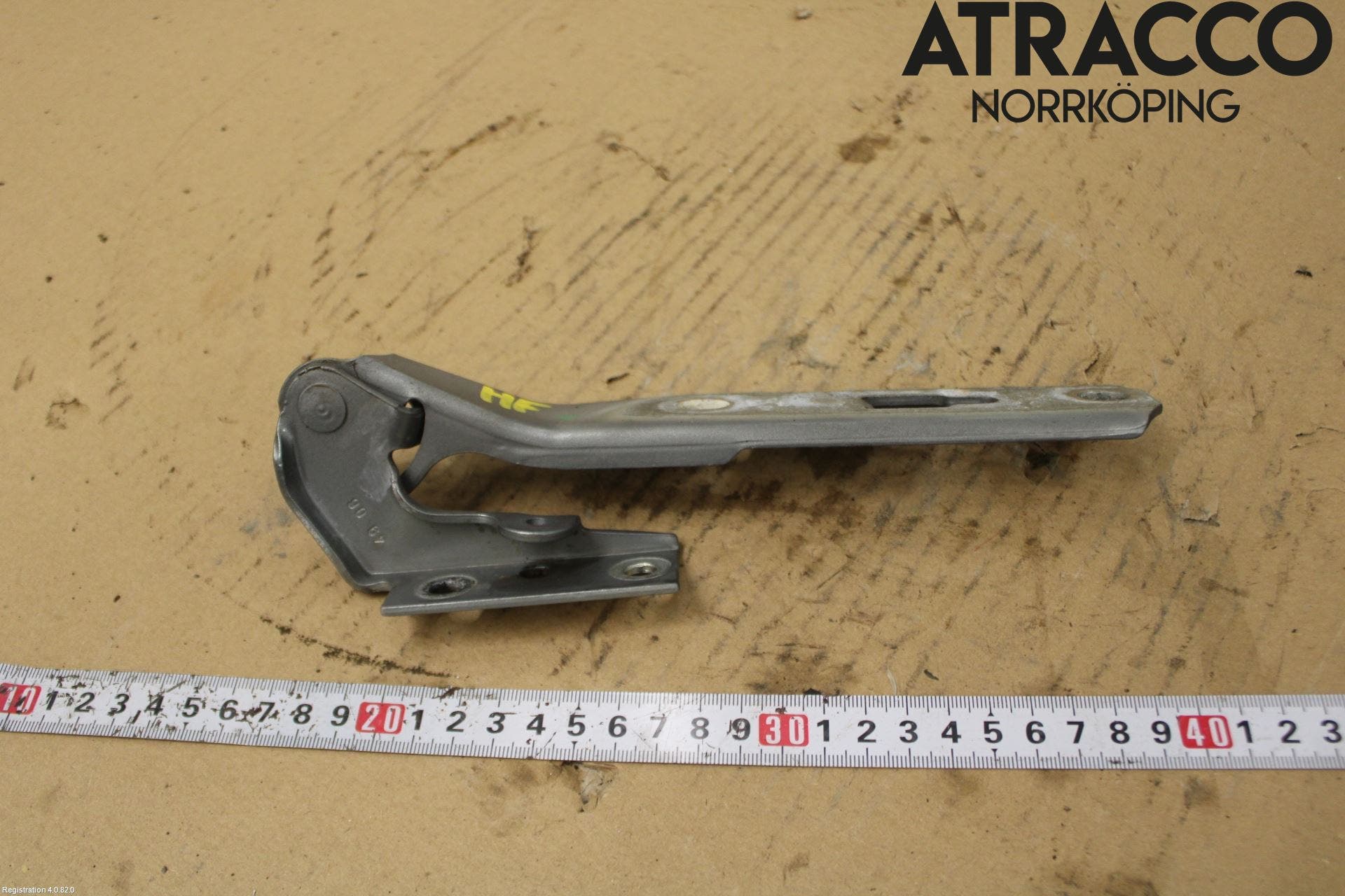 Audi A4/S4 05-07 Huvgångjärn