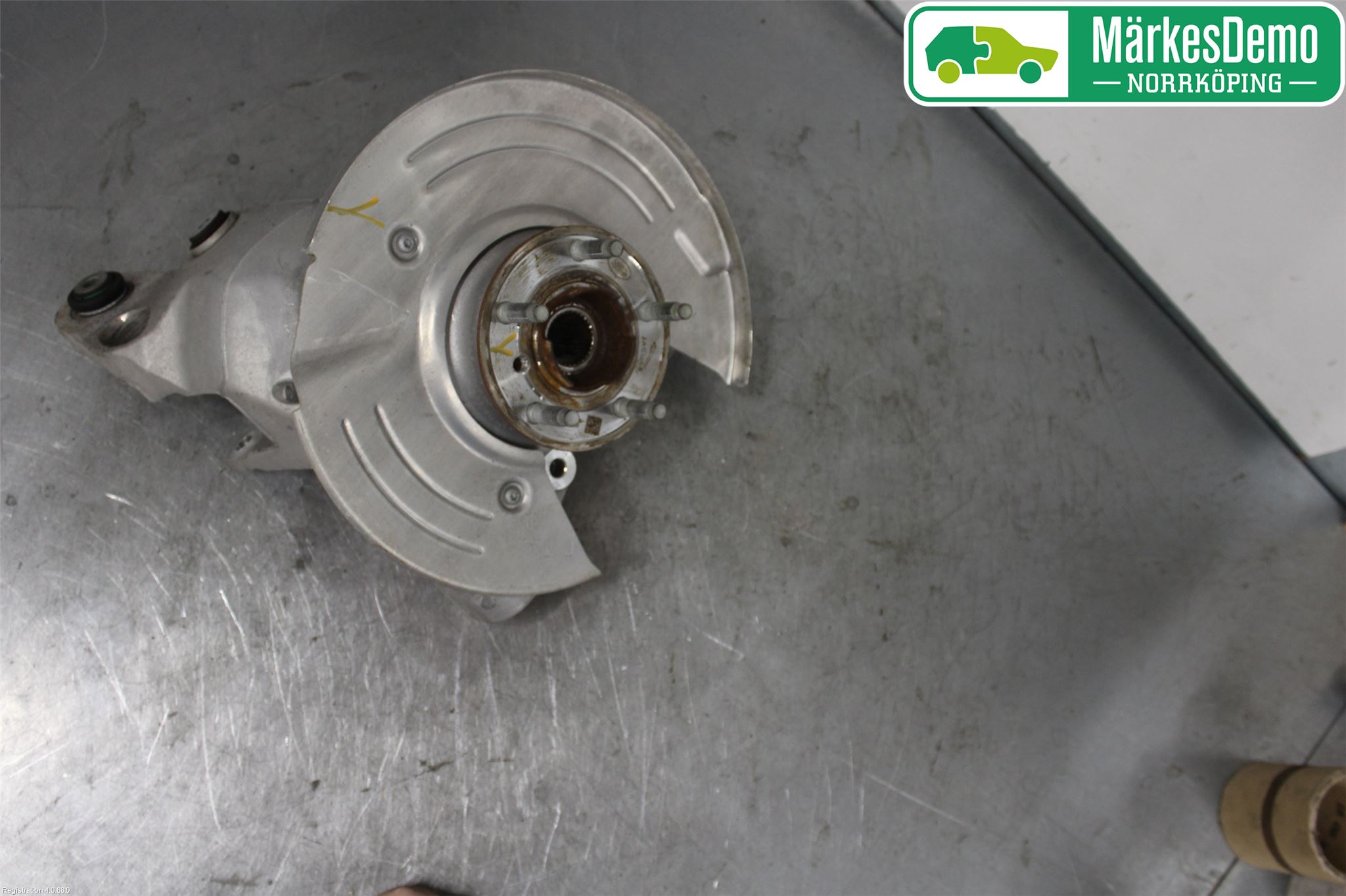 Jaguar XE (X760) 15-24 Hjullagerhus-Spindel Vä B