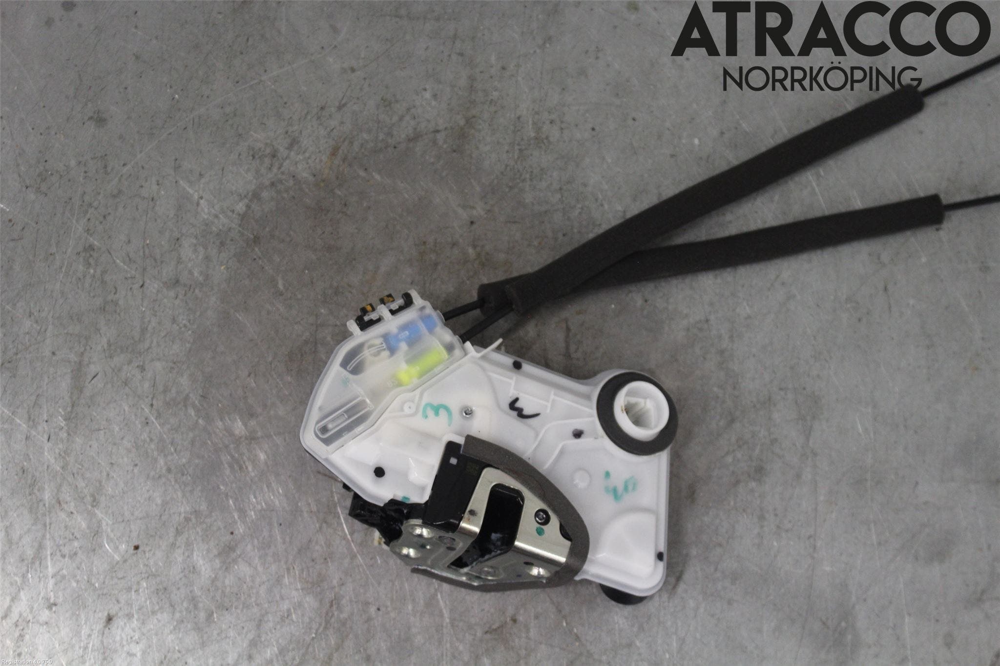 Toyota C-HR 16-23 Låskista-Dörrlås