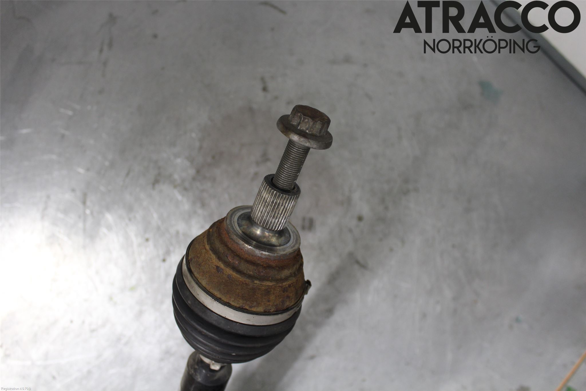 Volkswagen VW CADDY 16-20 Drivaxel Fram Höger