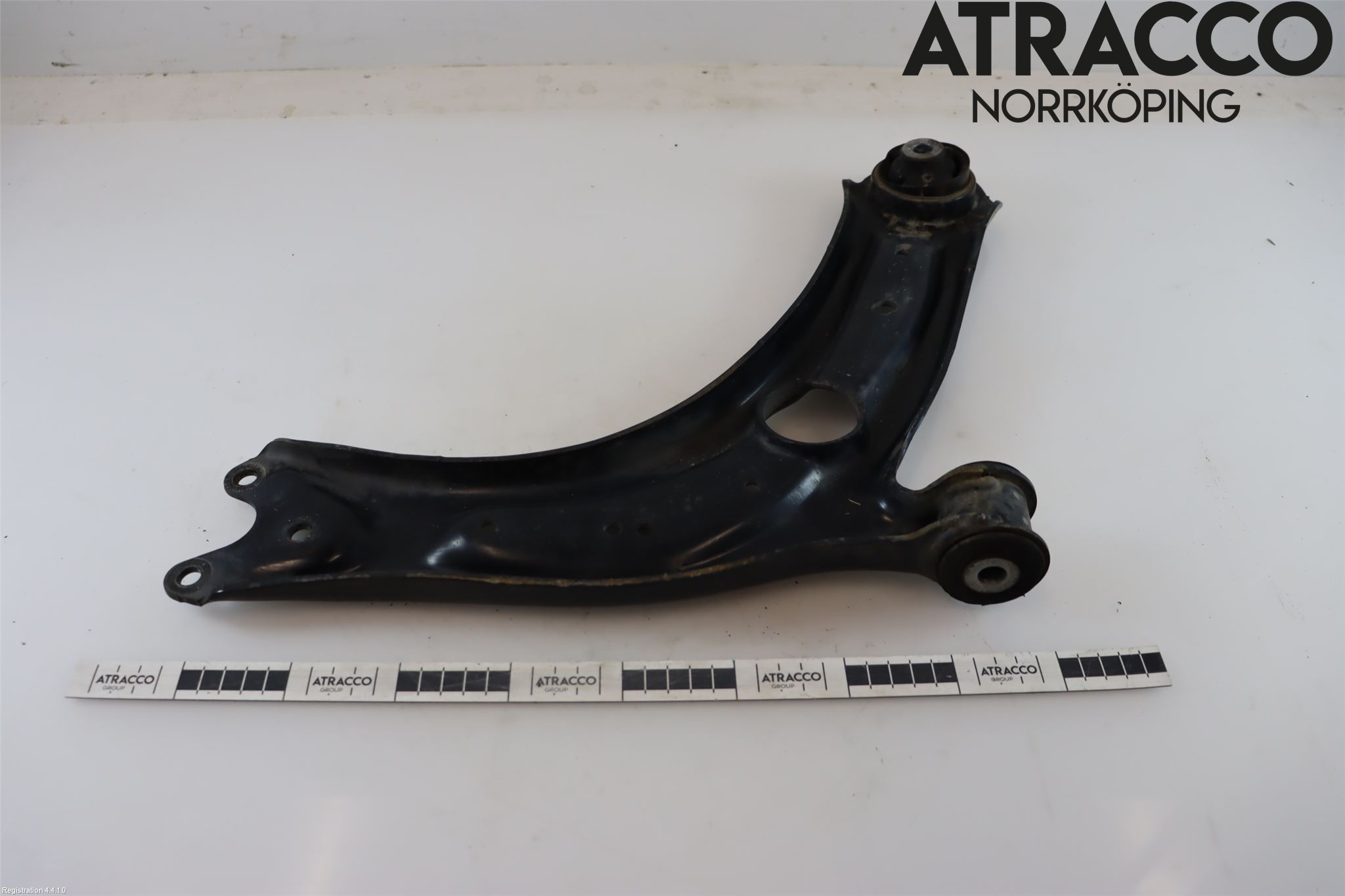 Volkswagen VW TOURAN 16- Bärarm Fram Undre Vä