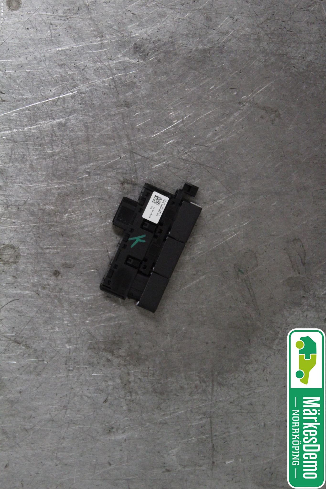 Volkswagen VW GOLF / E-GOLF VII 13-20 Strömställare Parkeringshjälp