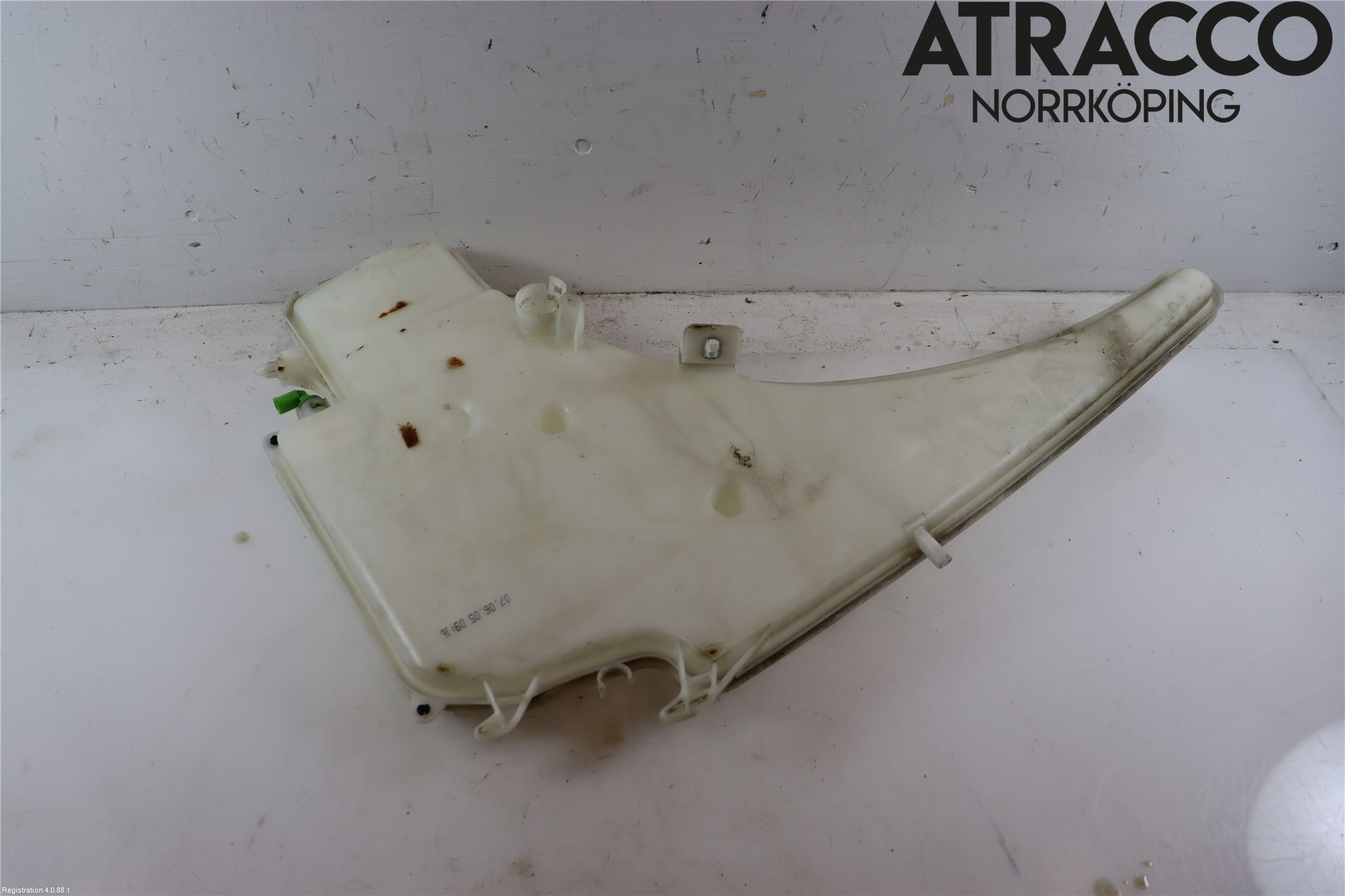 BMW 1 E87/81 5D/3D 03-11 Spolartank Vindruta-Strål