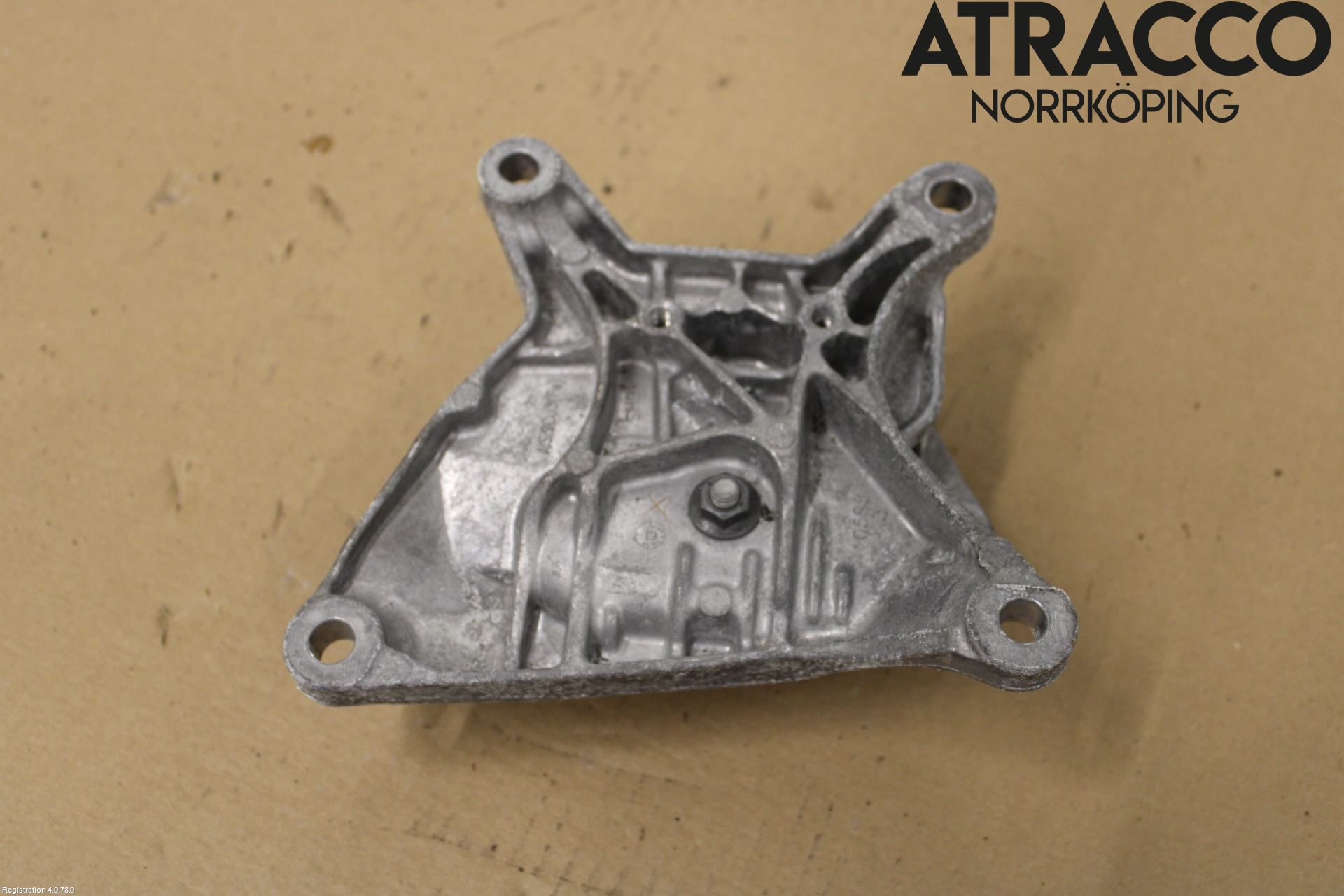 Audi A5 17- Växellådsfäste