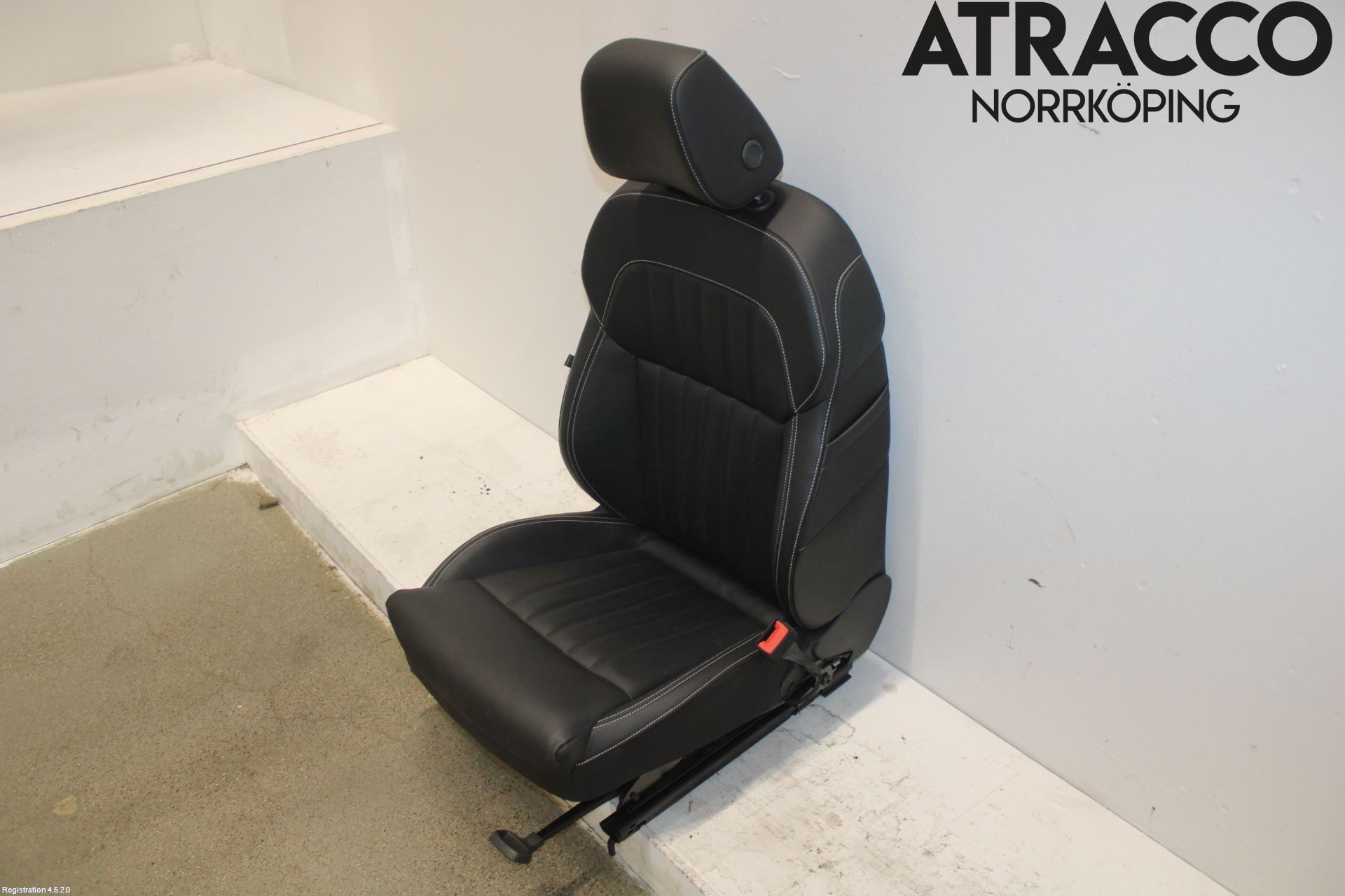 Skoda SUPERB 16-24 Inredning Stol Fram Hö