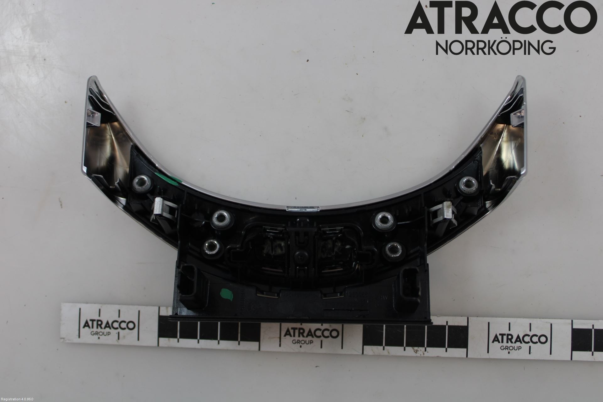 Mercedes-Benz MB EQC (N293) 20- Instrumentkonsoll Mitt