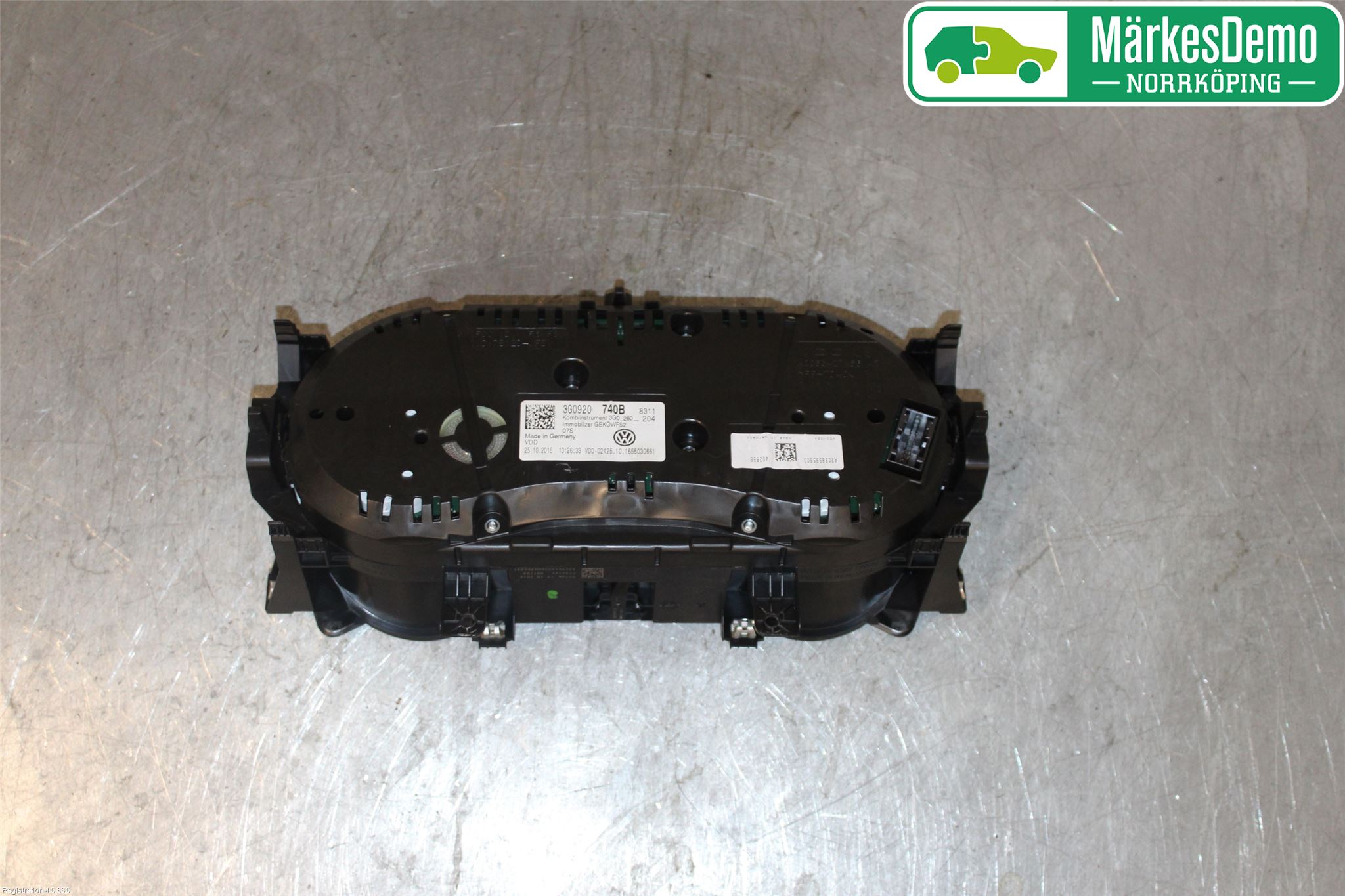 Volkswagen VW PASSAT 15-19 Instrument Komb