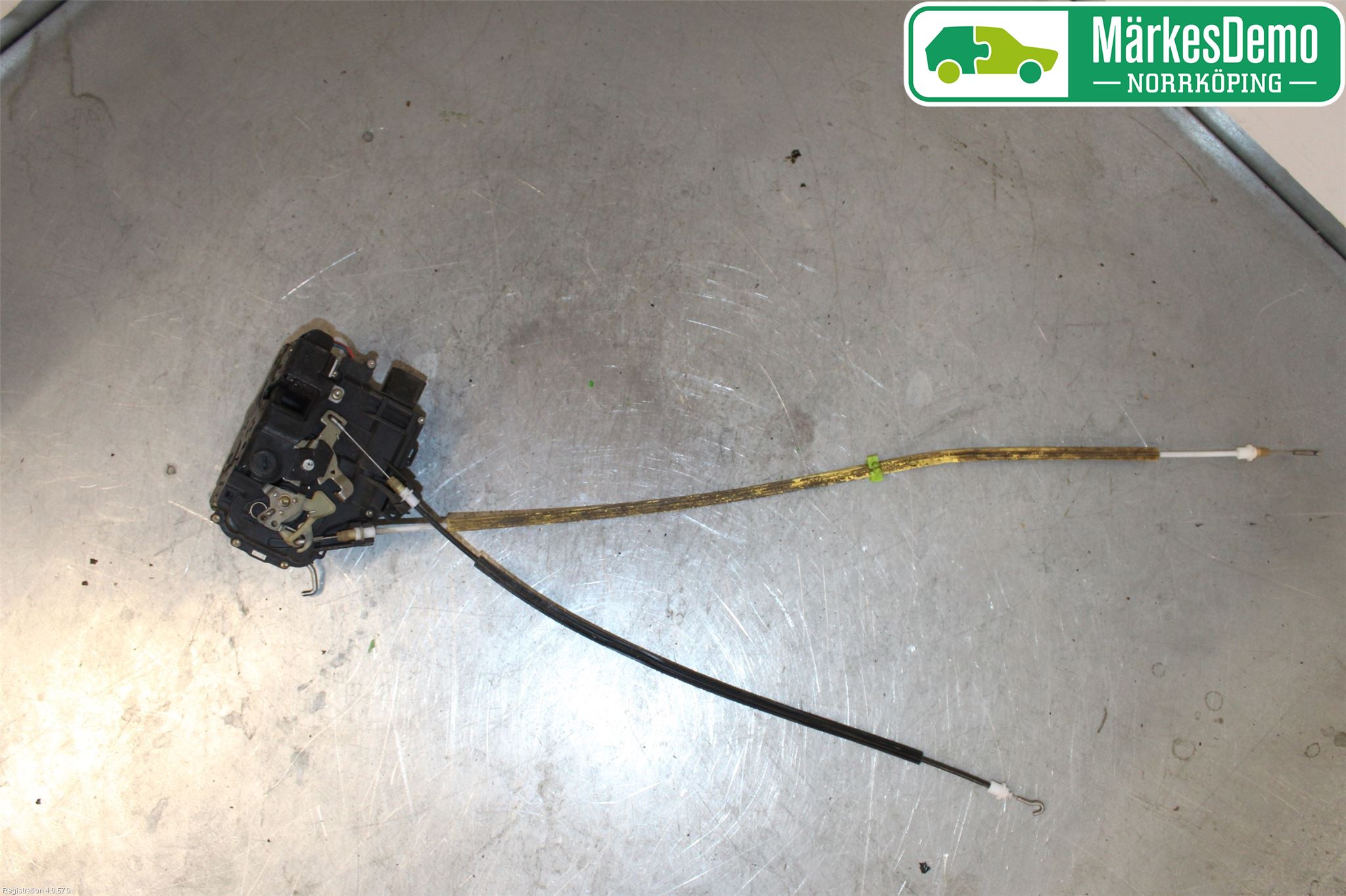 Audi A6/S6     97-05 Låskista-Dörrlås