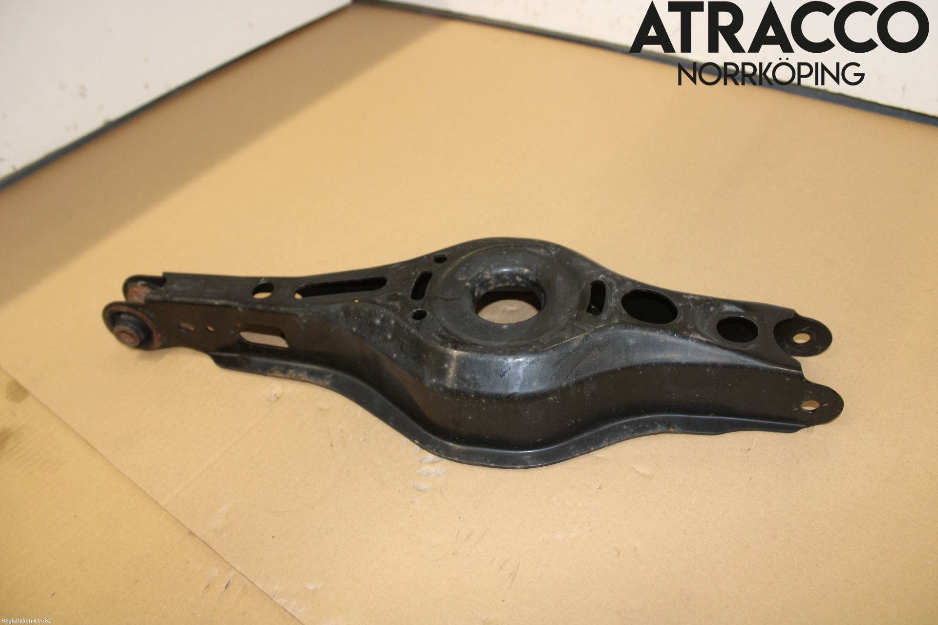 Toyota C-HR 16-23 Bärarm Bak Höger