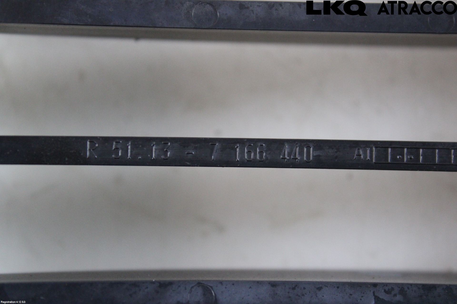 BMW 1 E87/81 5D/3D 03-11 Grilldel Höger