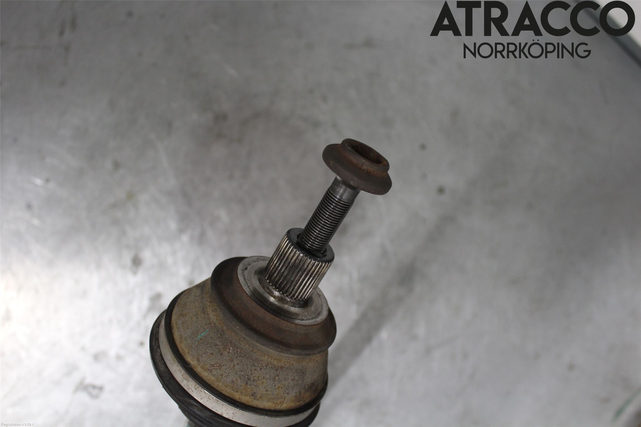 Audi A8/S8 4E  02-09 Drivaxel Bak Höger