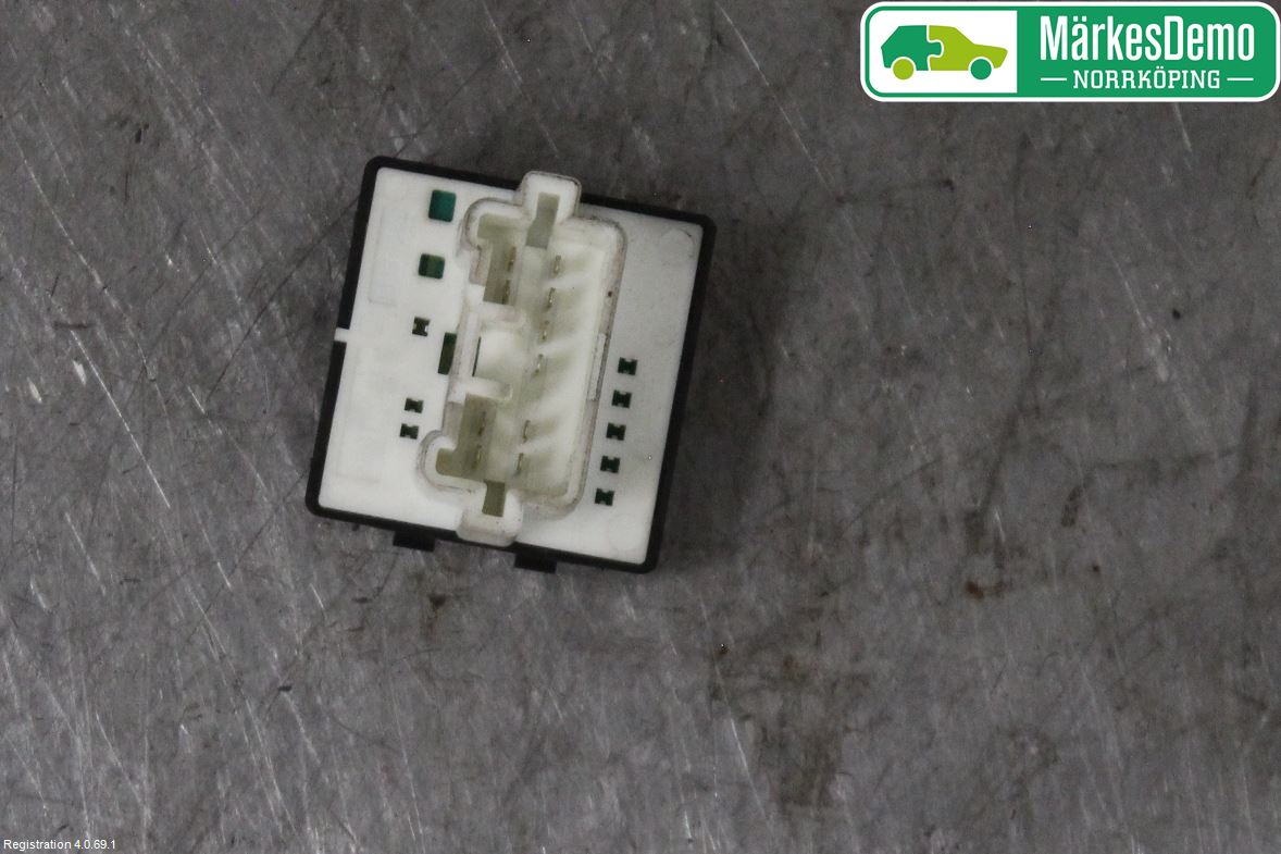 Mitsubishi OUTLANDER 01-07 Strömställare Spegel