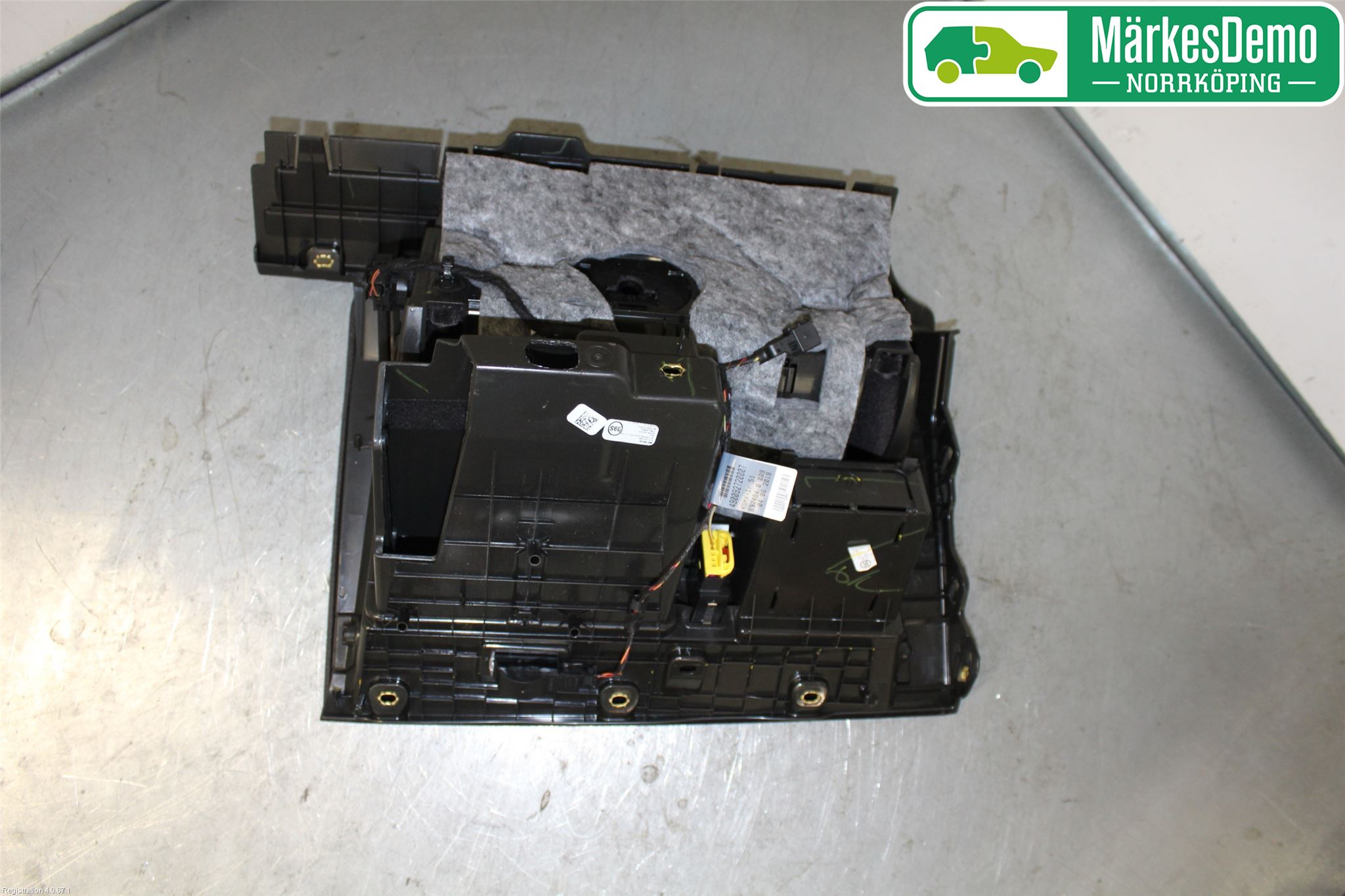 Audi Q5/SQ5 17- Handskfack