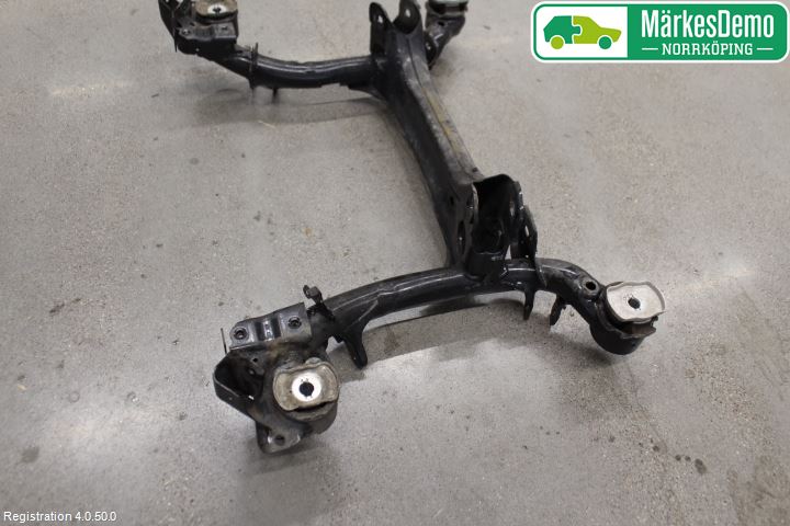 Audi A4/S4 B9 16-19 Bakaxelbalk