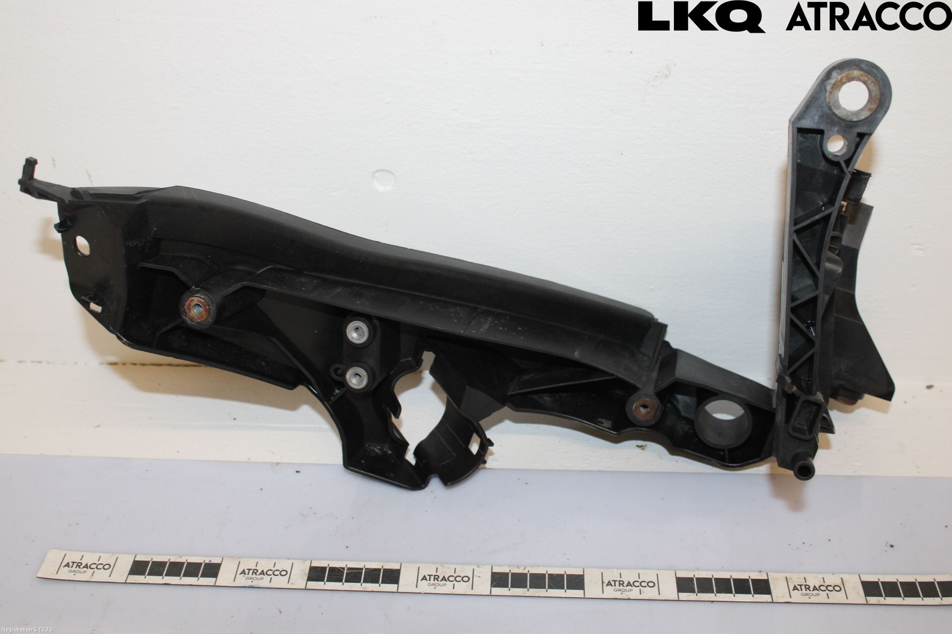 Audi A4/S4 08-11 Strålkast Fästsarg