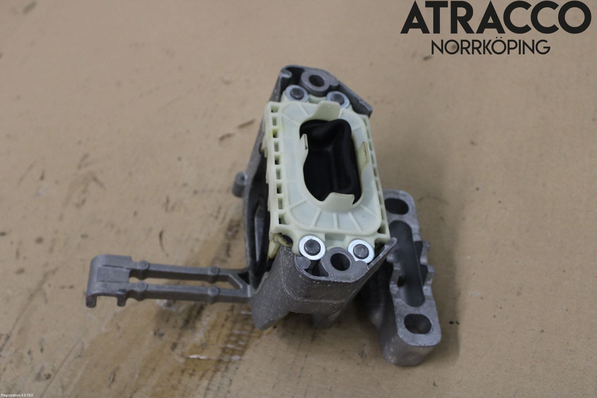 Skoda KAMIQ 20- Motorfäste