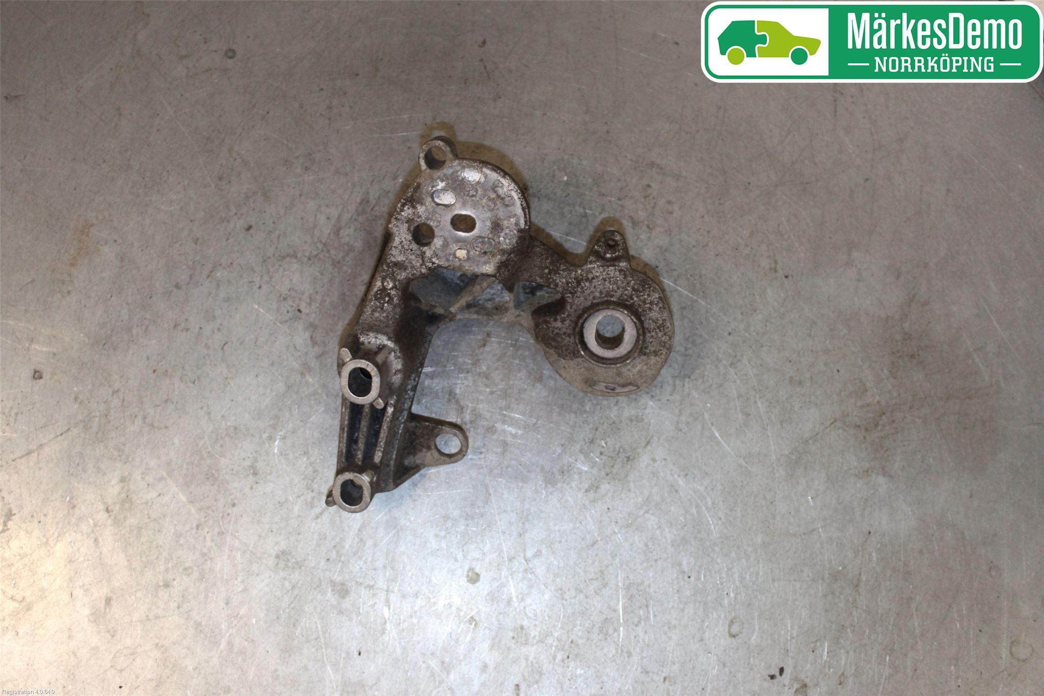 Audi A6/S6     05-11 Motorfäste