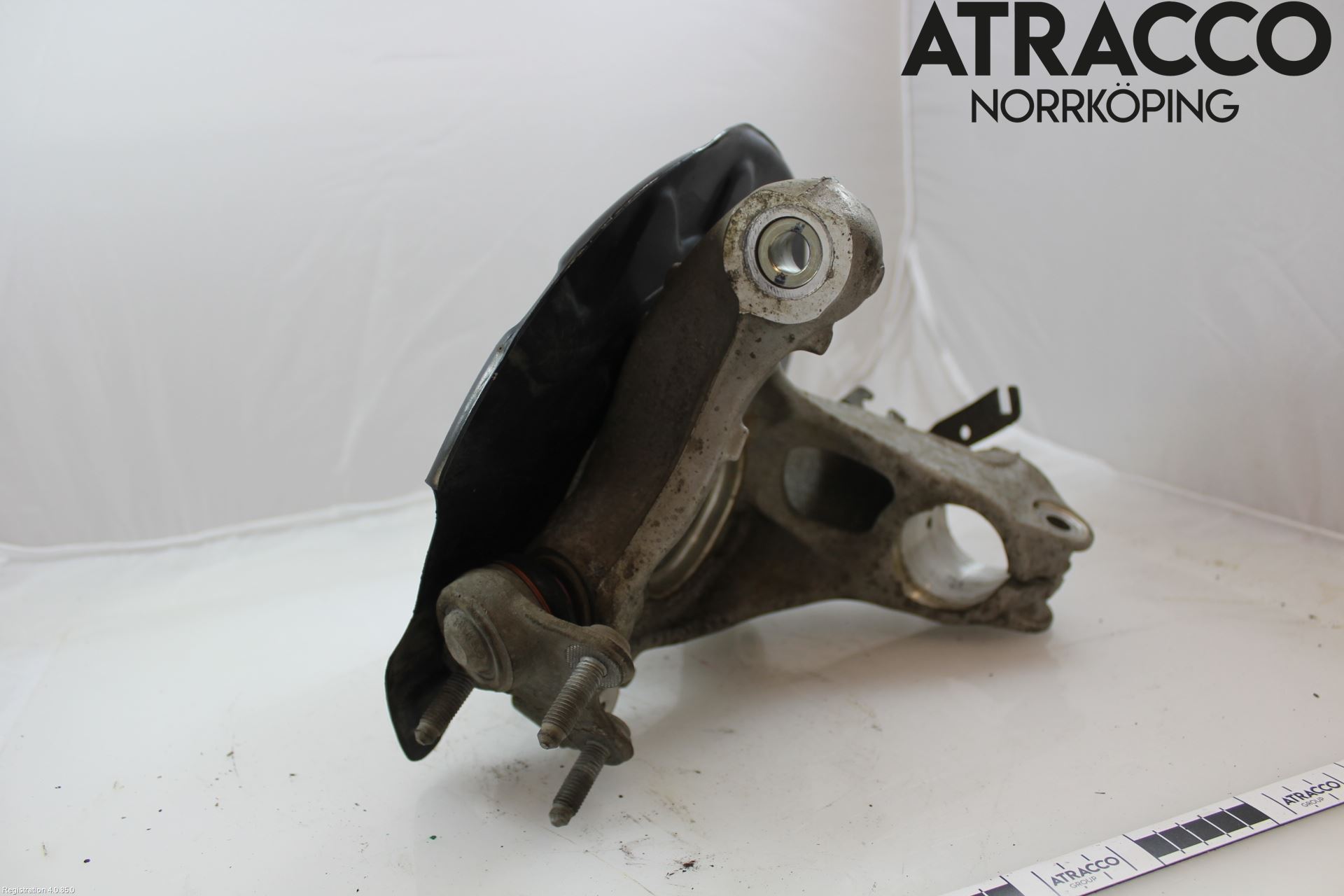 Audi A3/S3 8Y 21- Styrspindel Lagerhus Vä