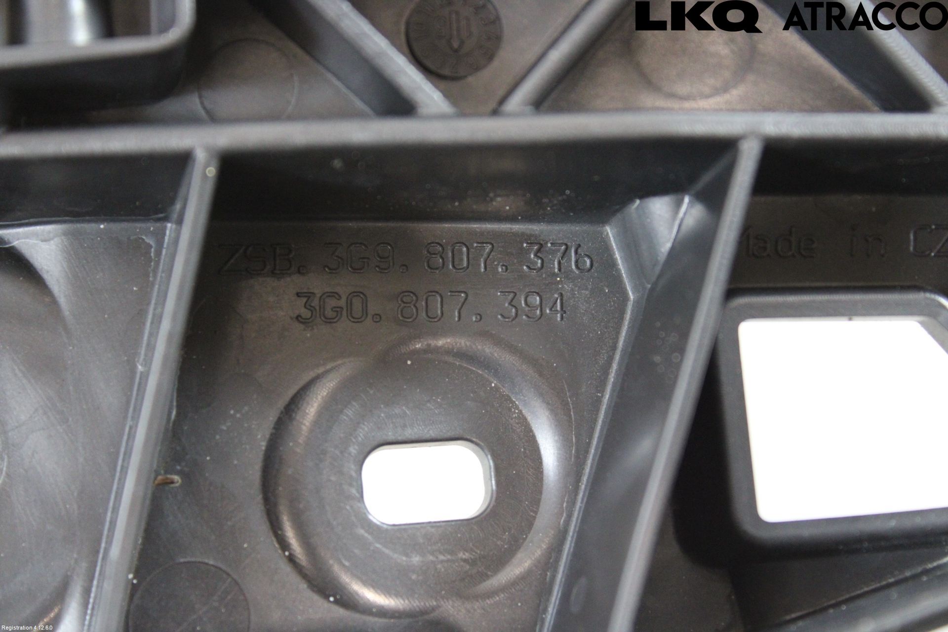 Volkswagen VW PASSAT 15-19 Stötfångarfäste Bak Hö