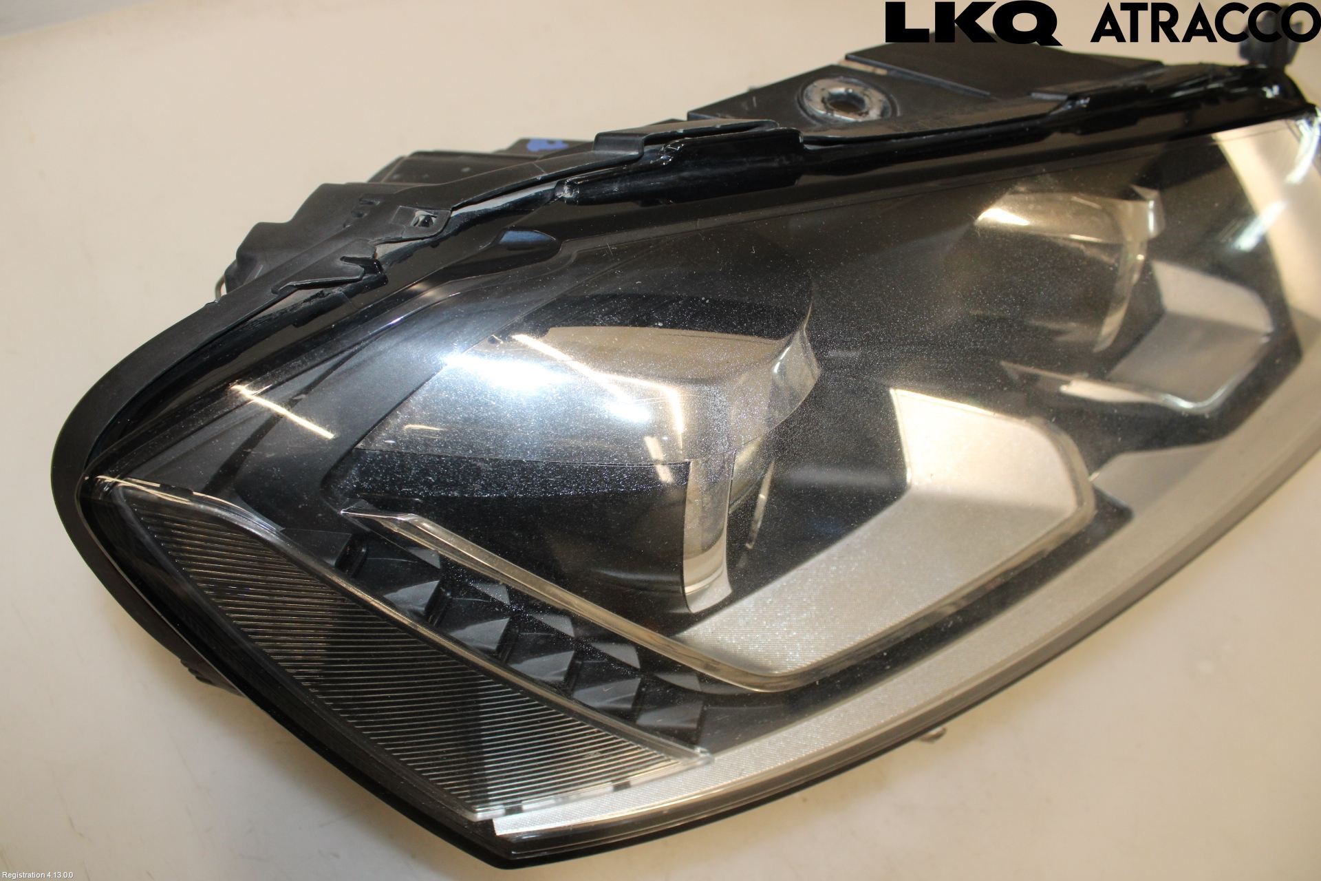 Volkswagen VW PASSAT 11-14 Strålkastare Höger