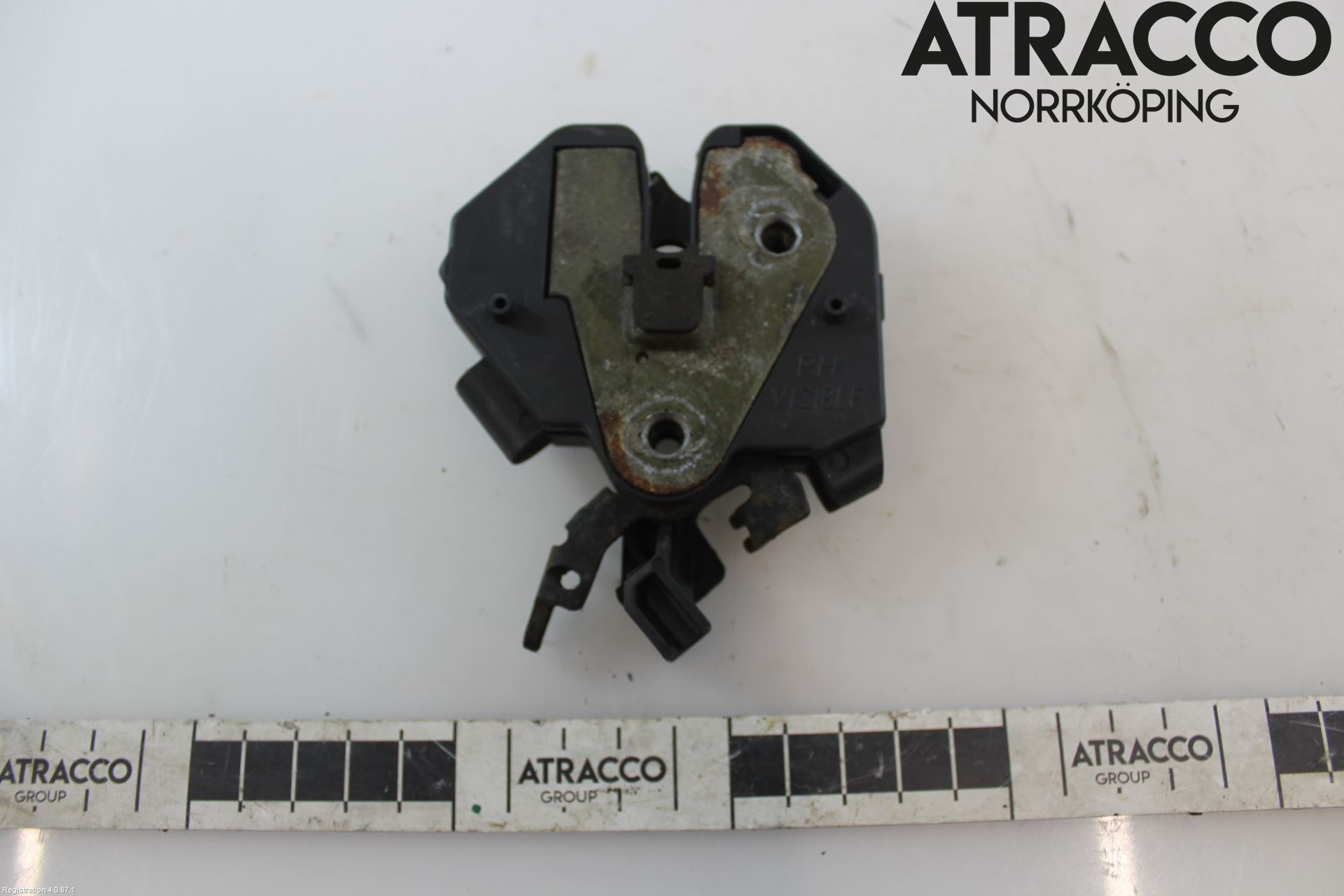 Volvo V70 05-08 Huvlås