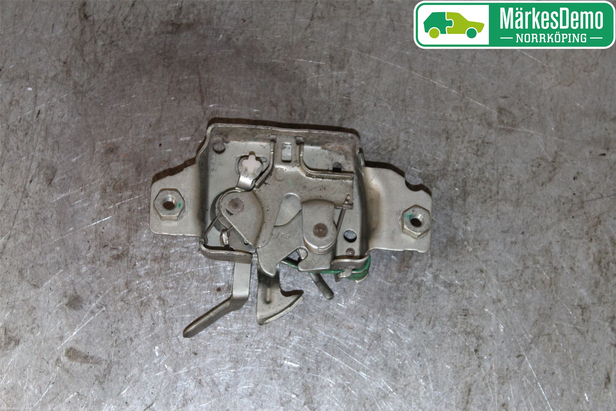 Renault CLIO III  09-12 Huvlås