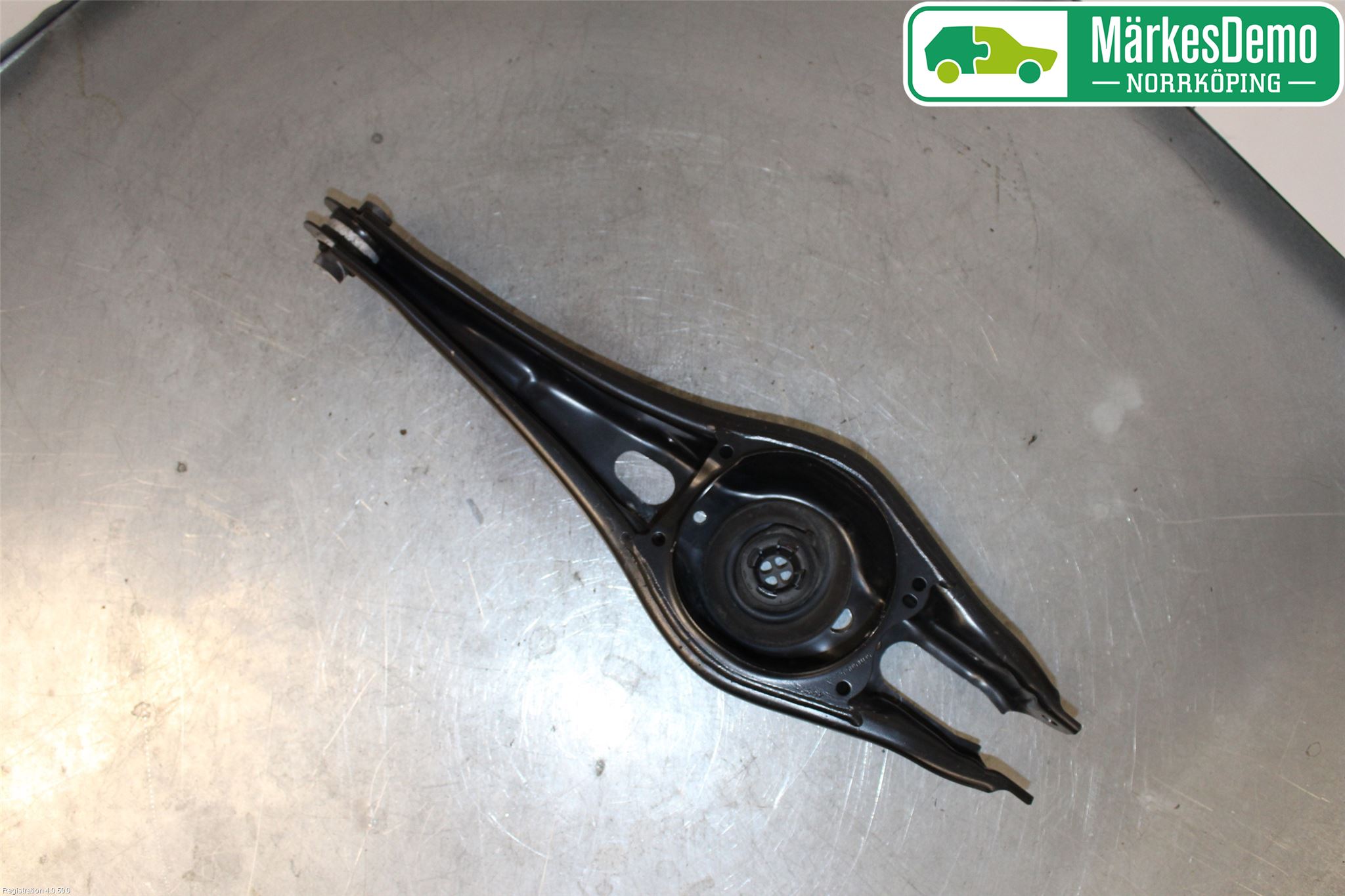 Volkswagen VW PASSAT 15-19 Bärarm Bak Höger