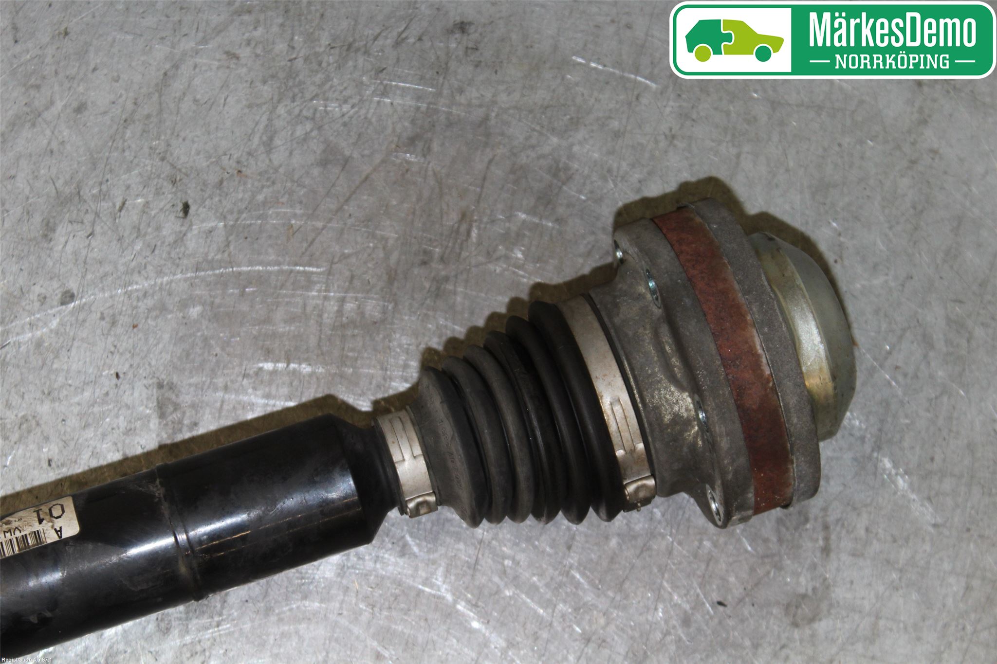 Volkswagen VW GOLF VI 09-13 Drivaxel Fram Höger