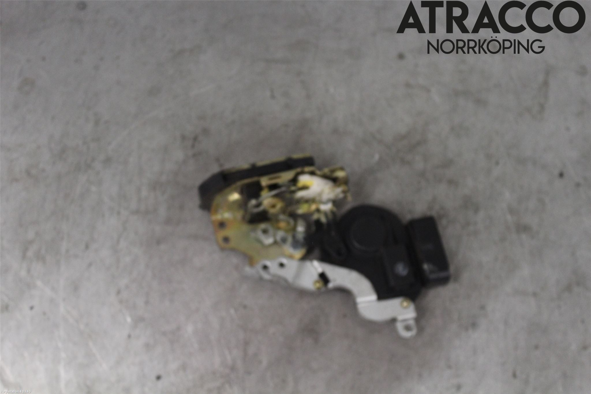 Lexus IS 200/300   99-05 Låskista-Dörrlås