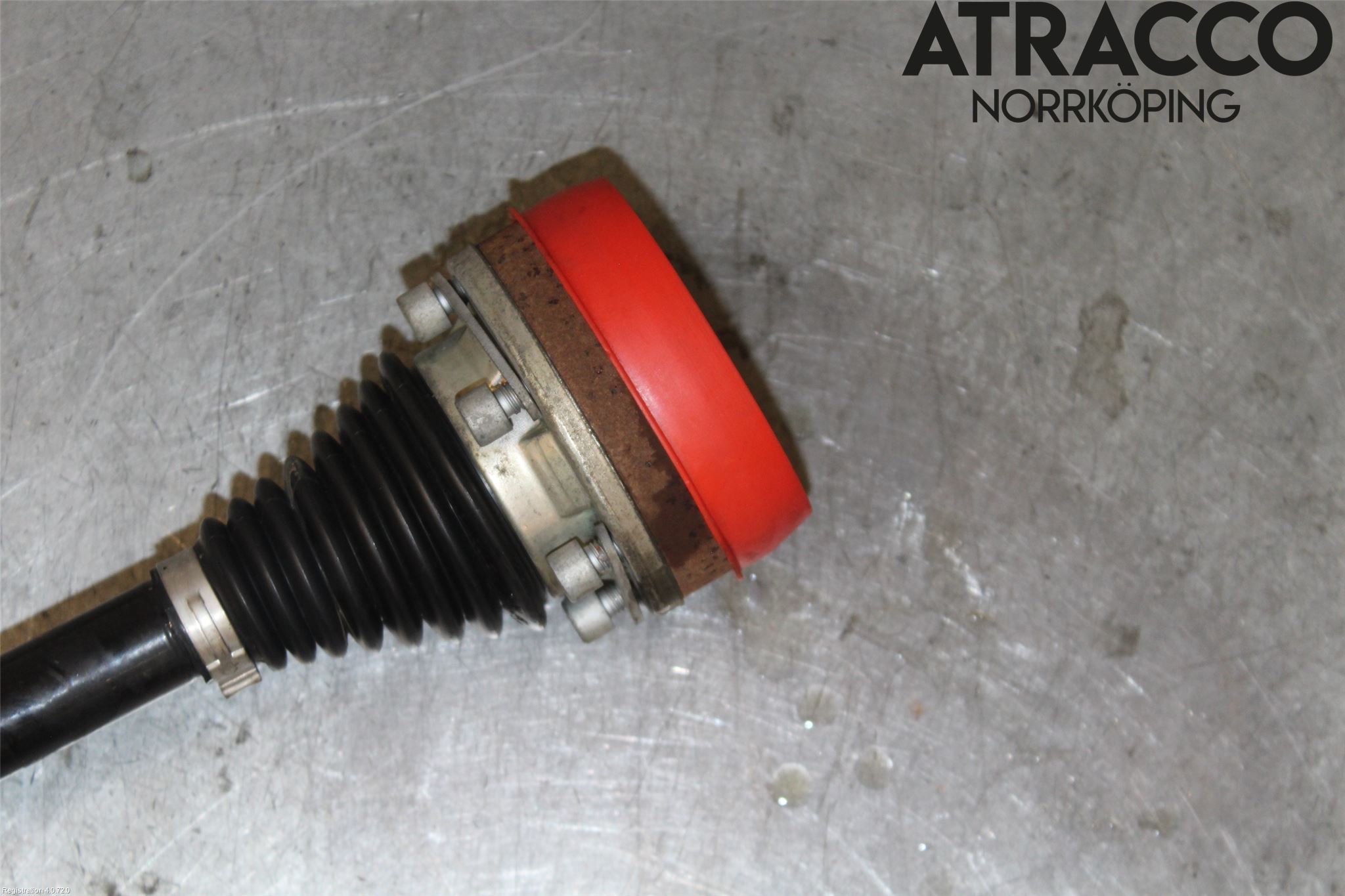 Volkswagen VW PASSAT 15-19 Drivaxel Bak Höger