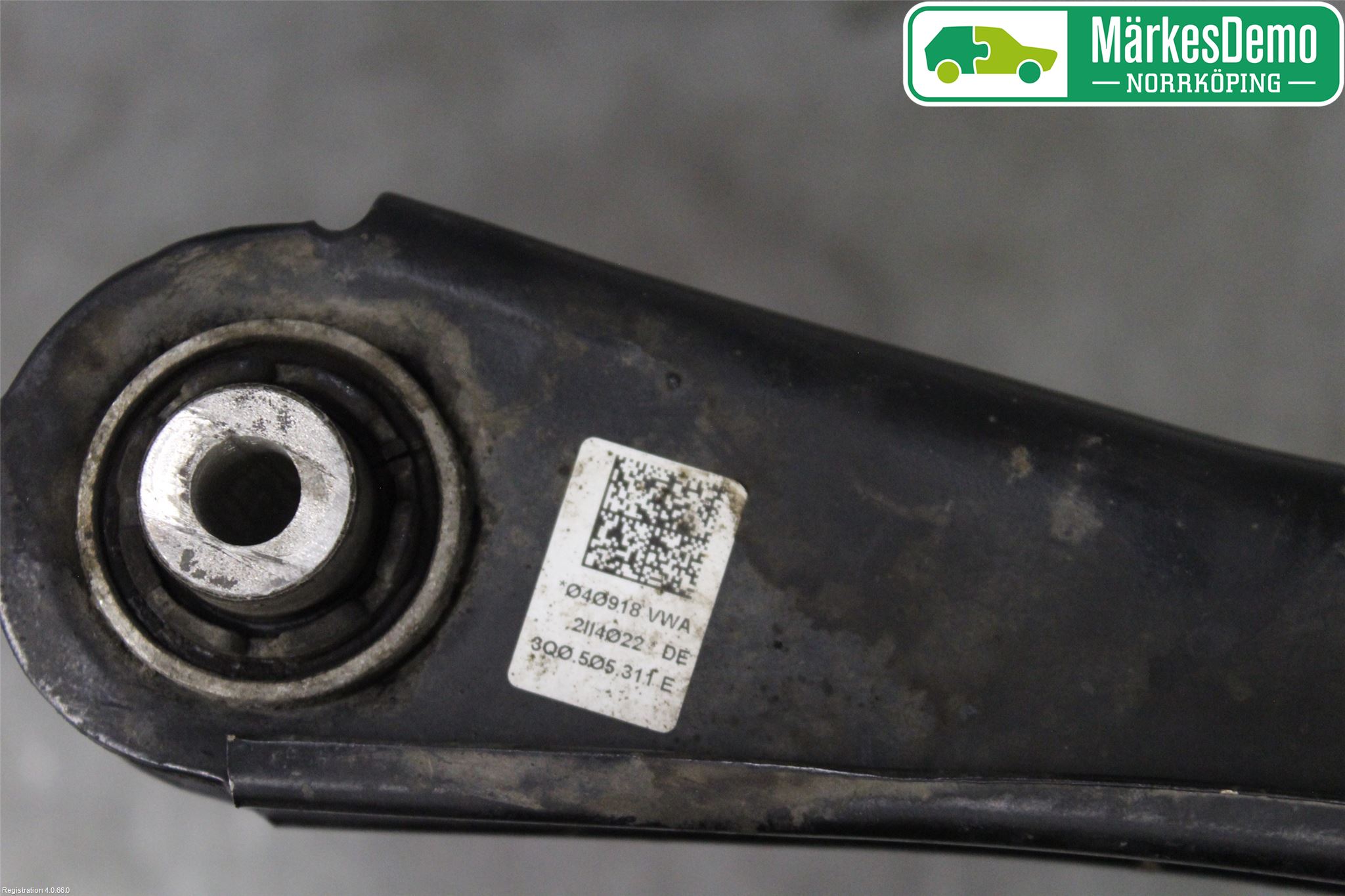 Skoda SUPERB 16-24 Bärarm Bak Höger