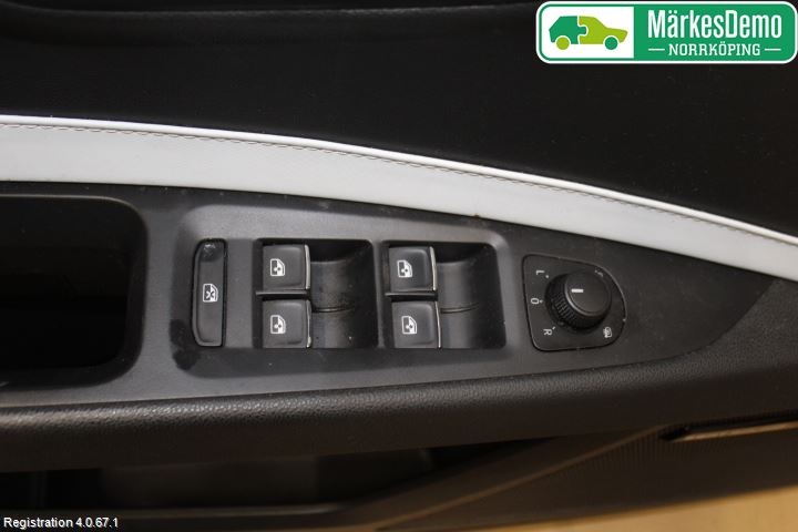 Seat LEON 13-20 Dörrklädsel Vä