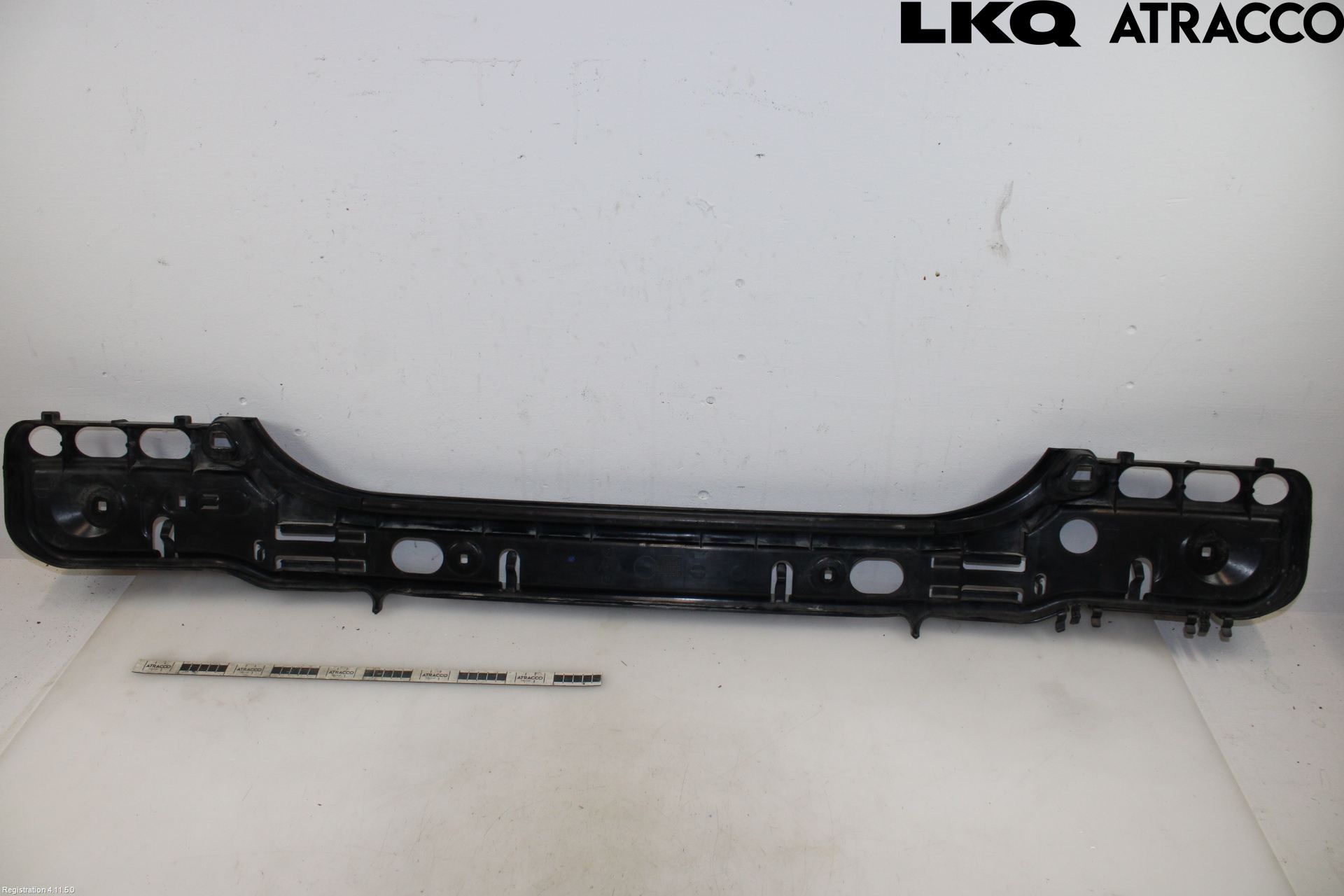 BMW 5 E60/61 Sed/Tou 02-10 Stötfångardel Bak Mitt