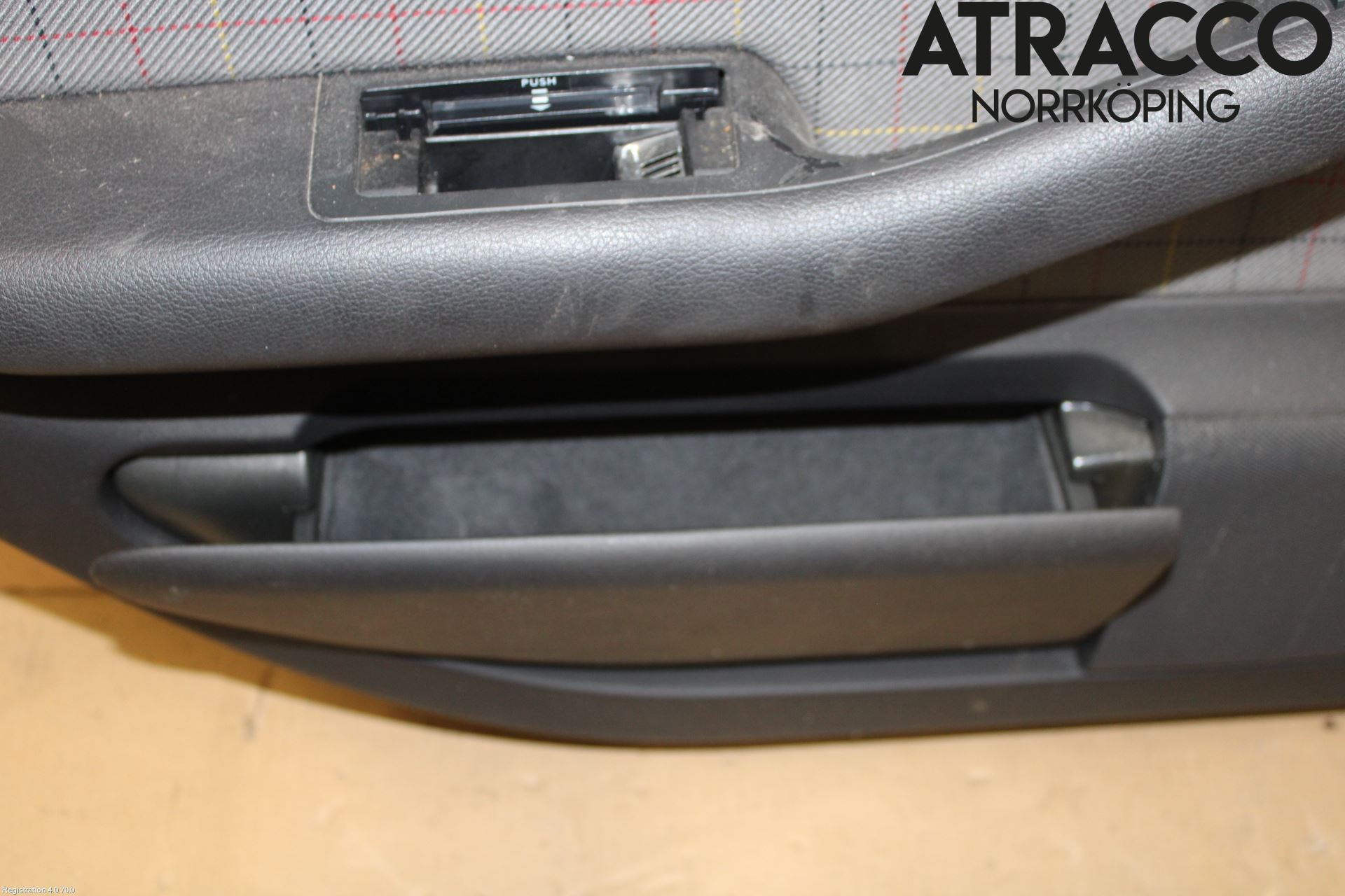 Audi ALLROAD 01-05 Dörrklädsel Vä