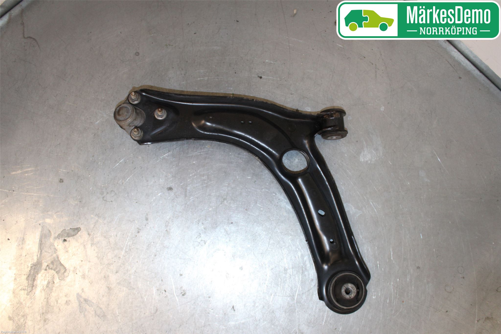 Volkswagen VW PASSAT 15-19 Bärarm Fram Undre Hö