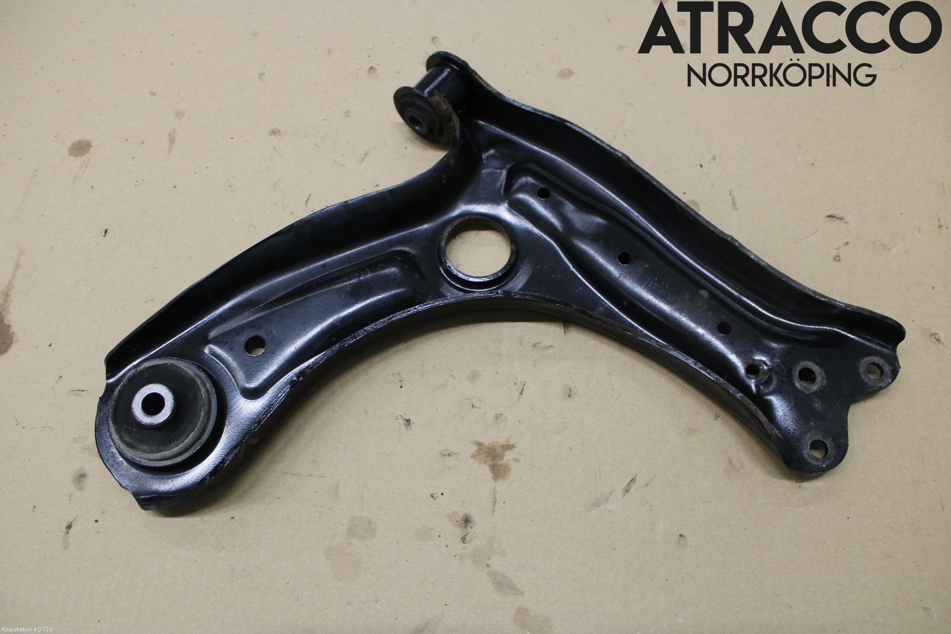 Skoda FABIA 07-14 Bärarm Fram Undre Vä
