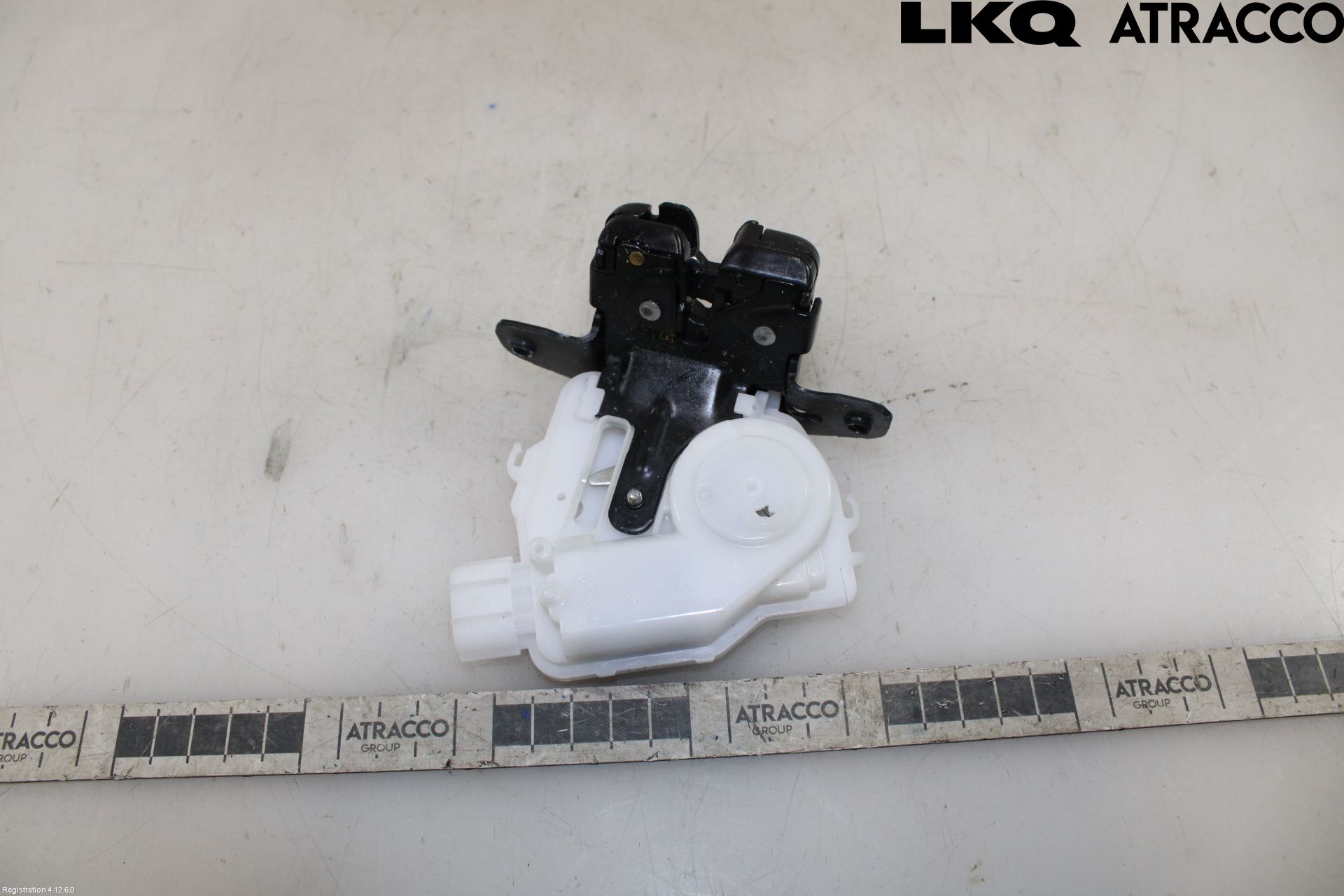 Toyota YARIS XP21 20- Låskista Baklucka