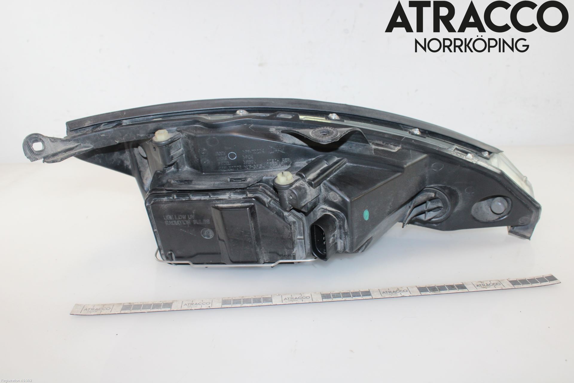 Ford FOCUS     04-07 Strålkastare Vänster