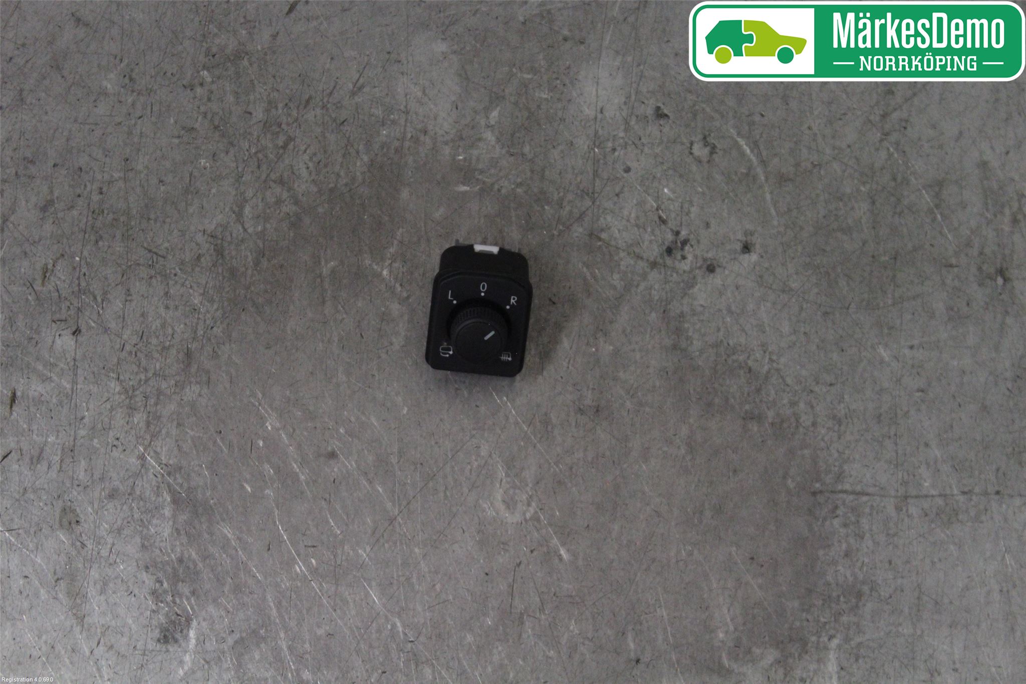 Skoda KAMIQ 20- Strömställare Spegel