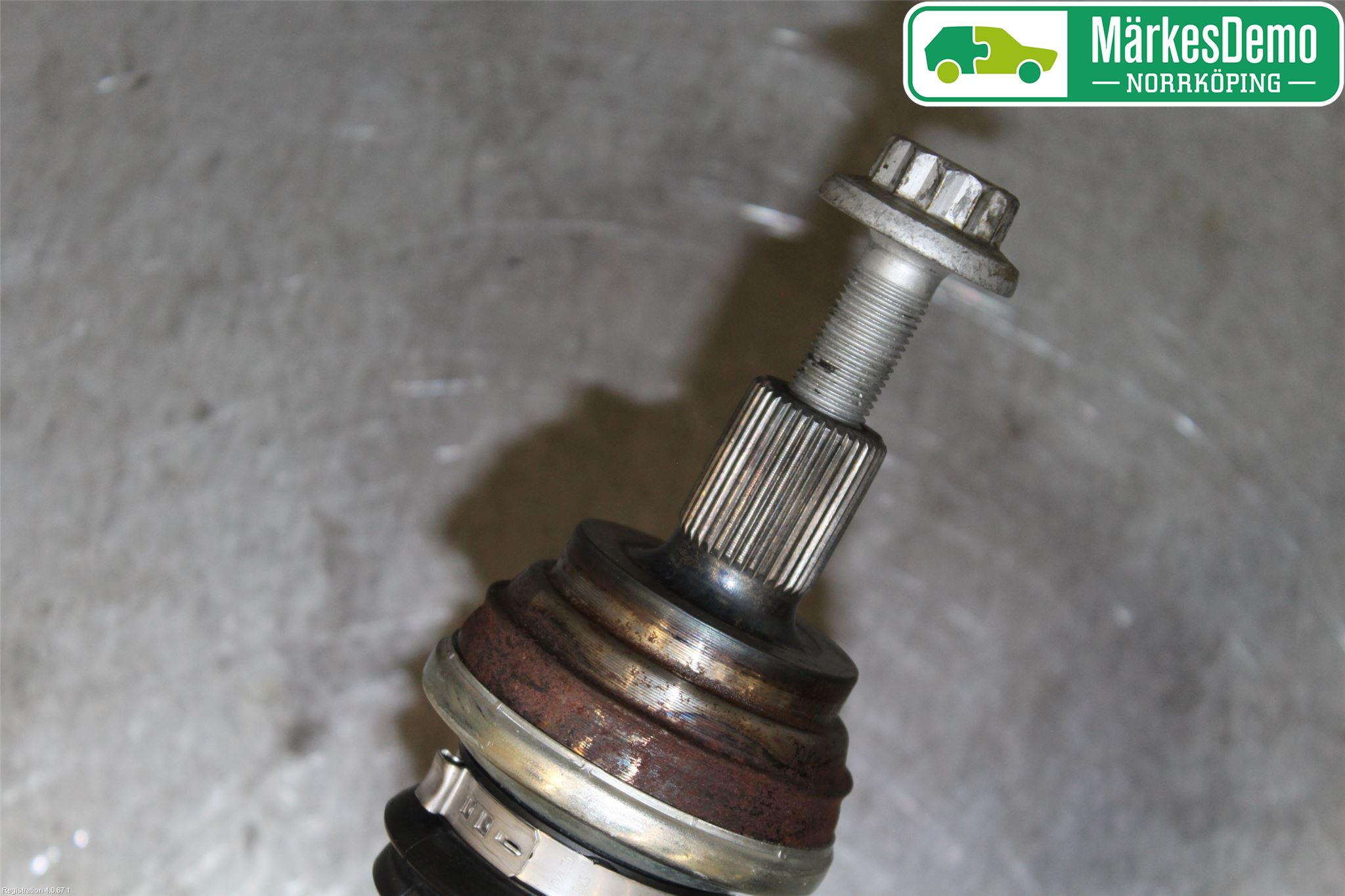 Skoda SUPERB 16-24 Drivaxel Bak Vänster