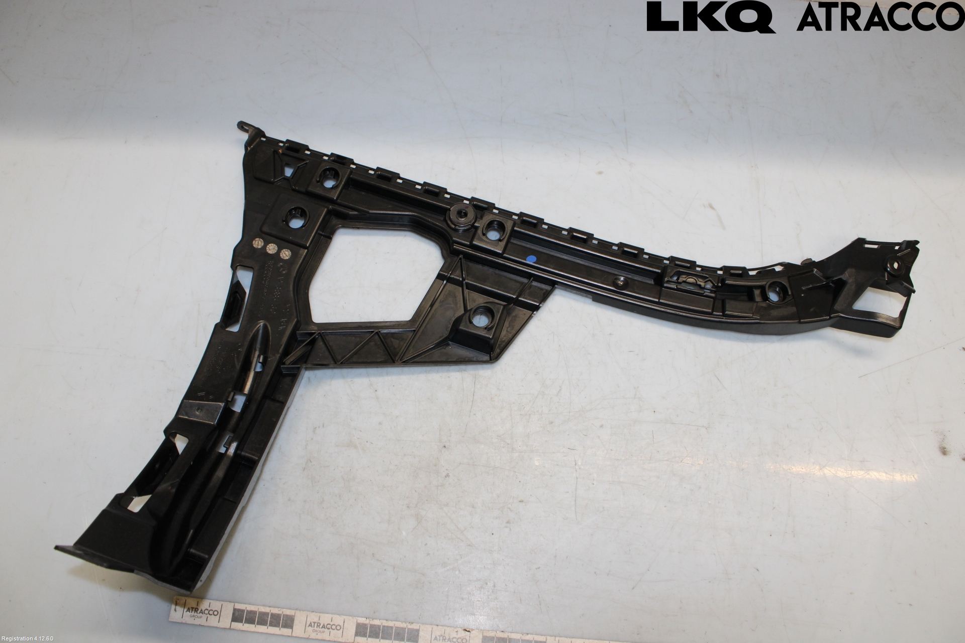 Mercedes-Benz MB E-KLASS (W213) 16-23 Stötfångarfäste Bak Hö