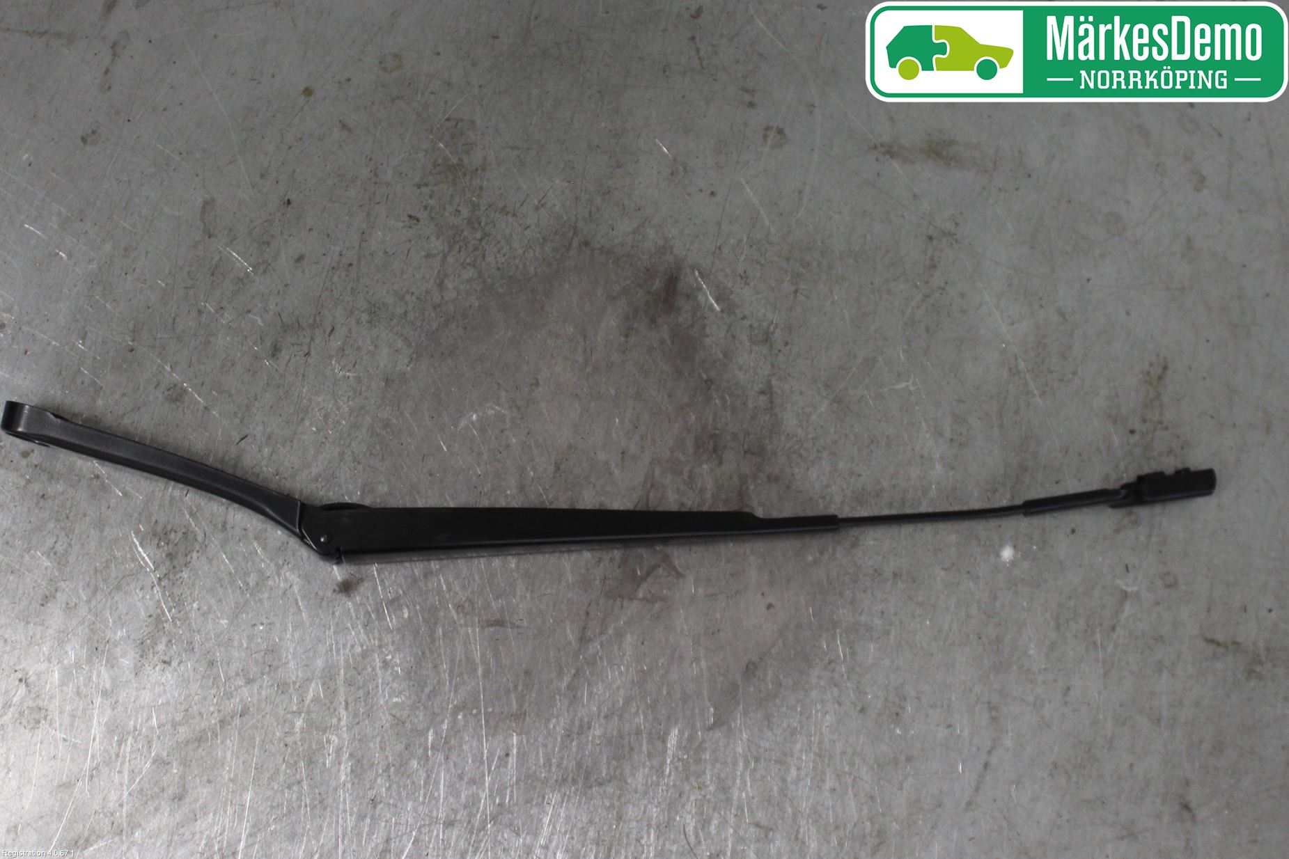 Volkswagen VW PASSAT 20-24 Torkararm Armar Vindruta