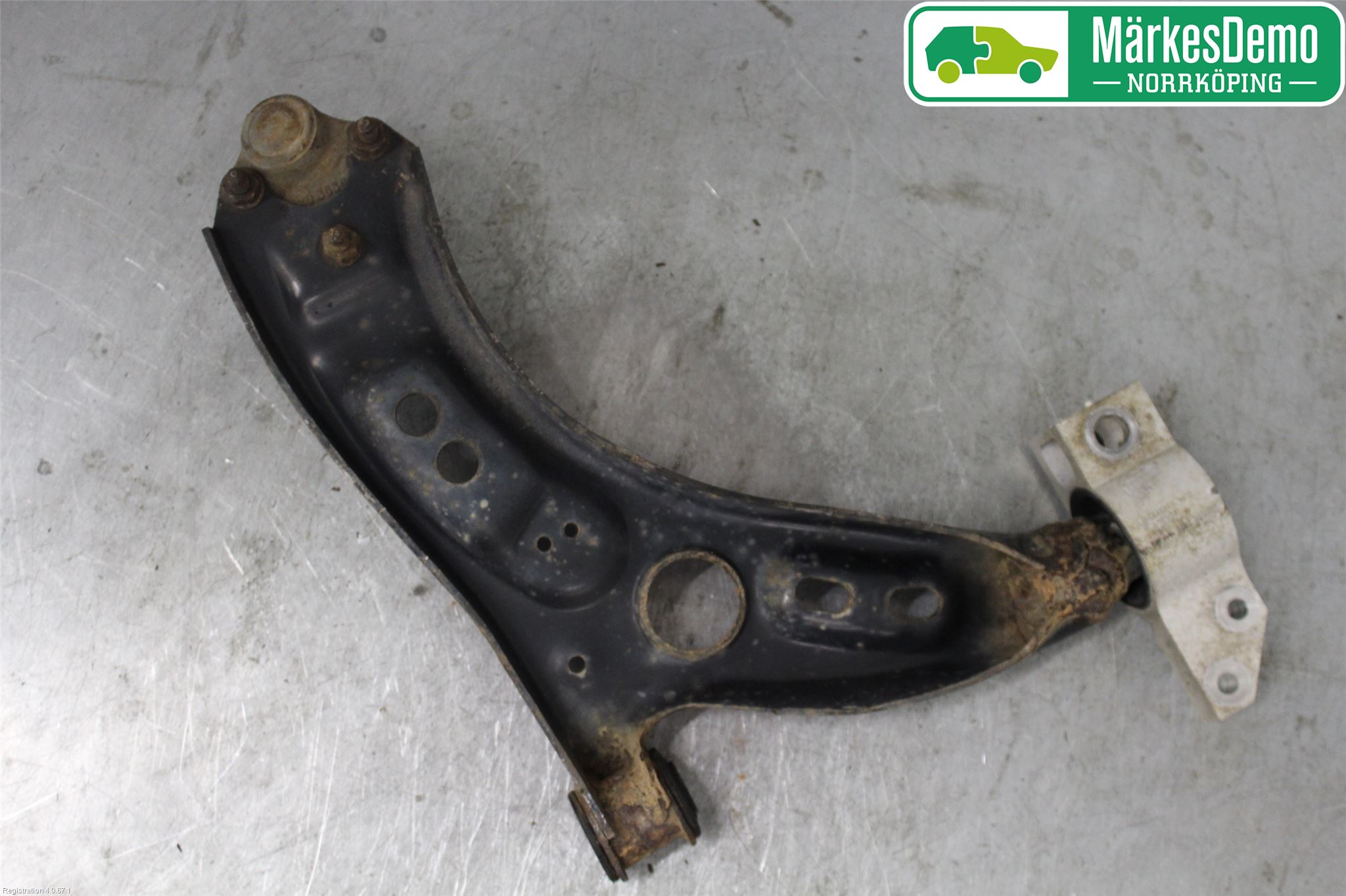 Volkswagen VW GOLF VI 09-13 Bärarm Fram Undre Vä