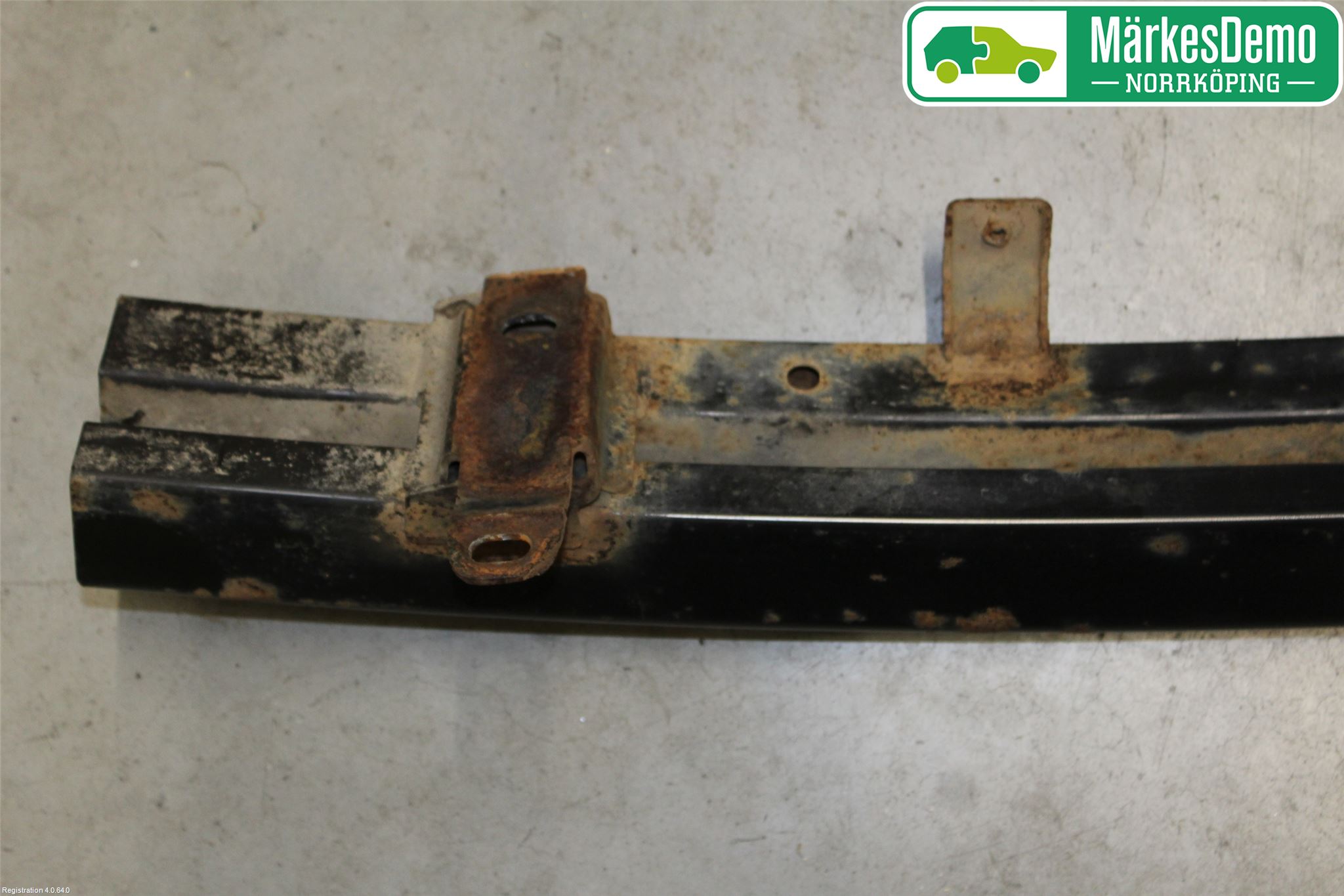 Nissan NAVARA 05-16 Stötfångarbalk Fram